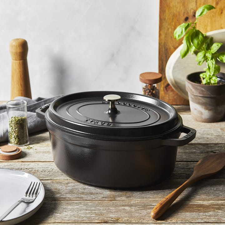 Casseruola ovale in ghisa Staub La Cocotte 2,35 L, Nero STAUB