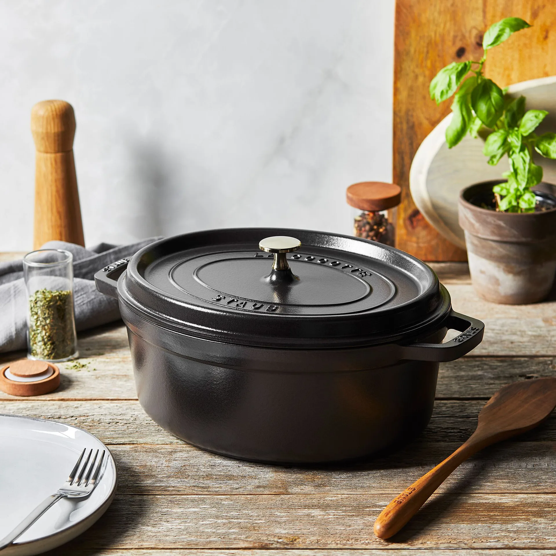 Casseruola ovale Staub 4,2 L, nero STAUB