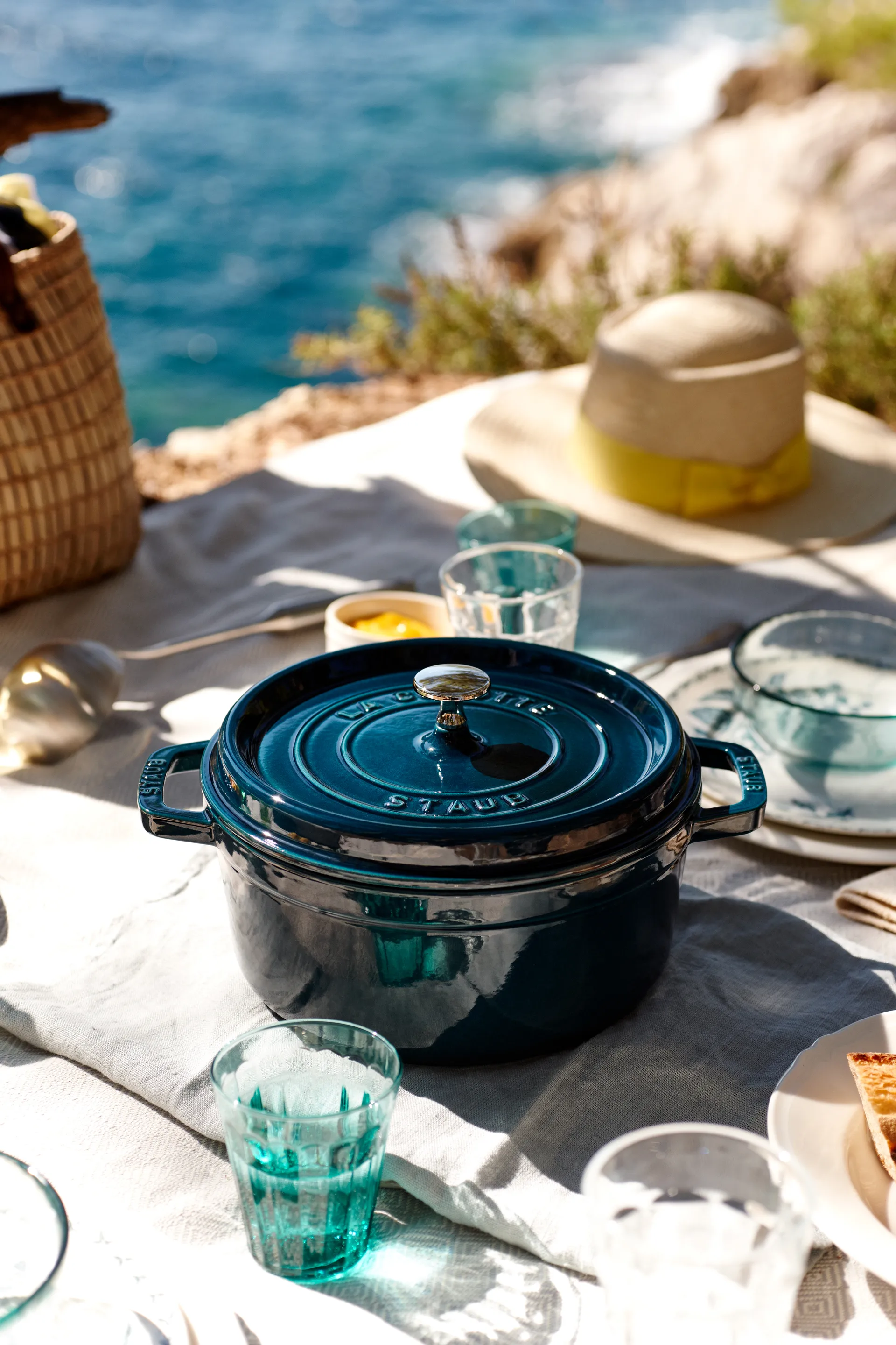 Casseruola rotonda in ghisa Staub La Cocotte 2,2 L, La Mer STAUB