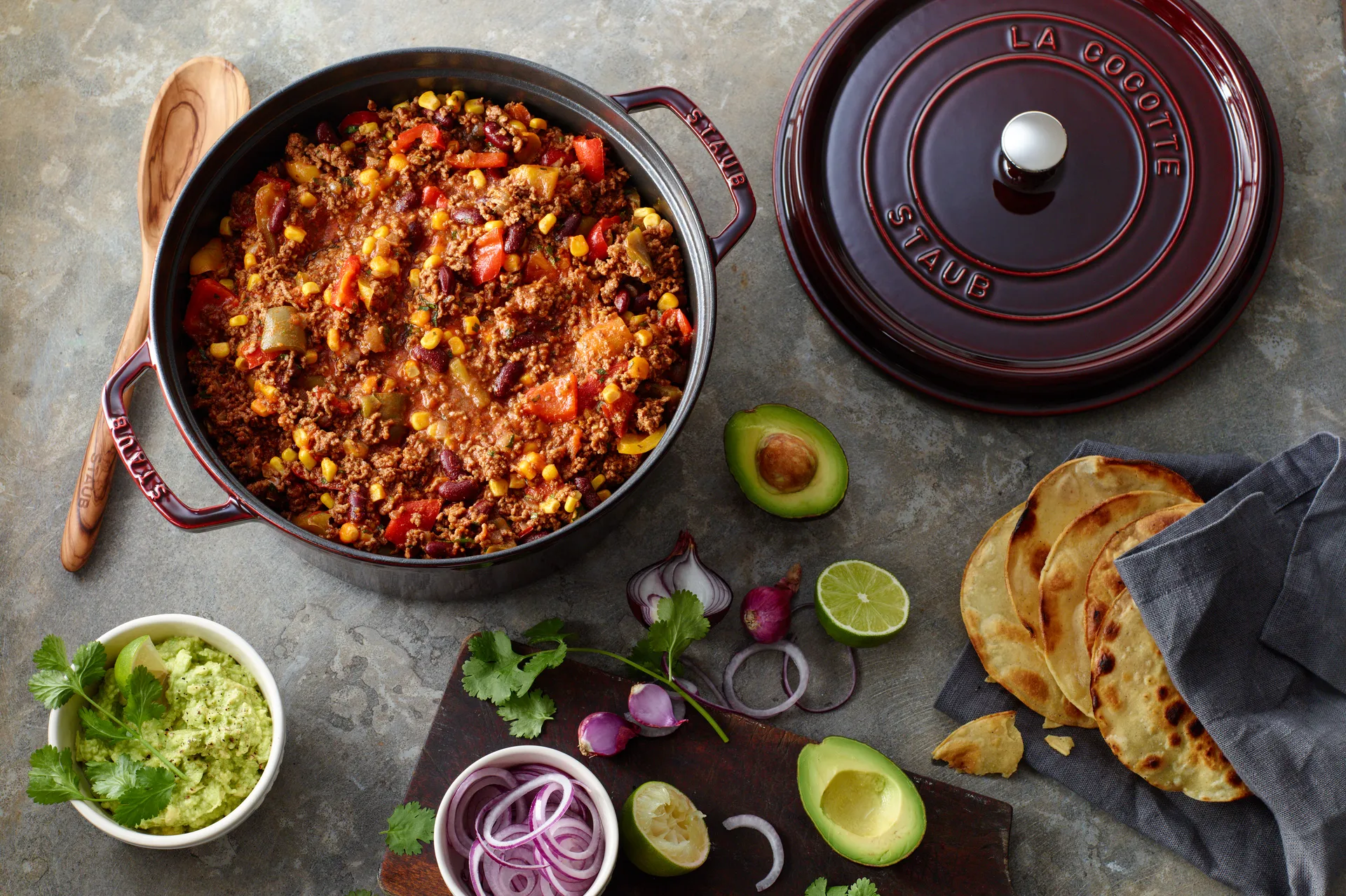 Casseruola rotonda in ghisa Staub La Cocotte 6,7 L, Grenadine rosso STAUB