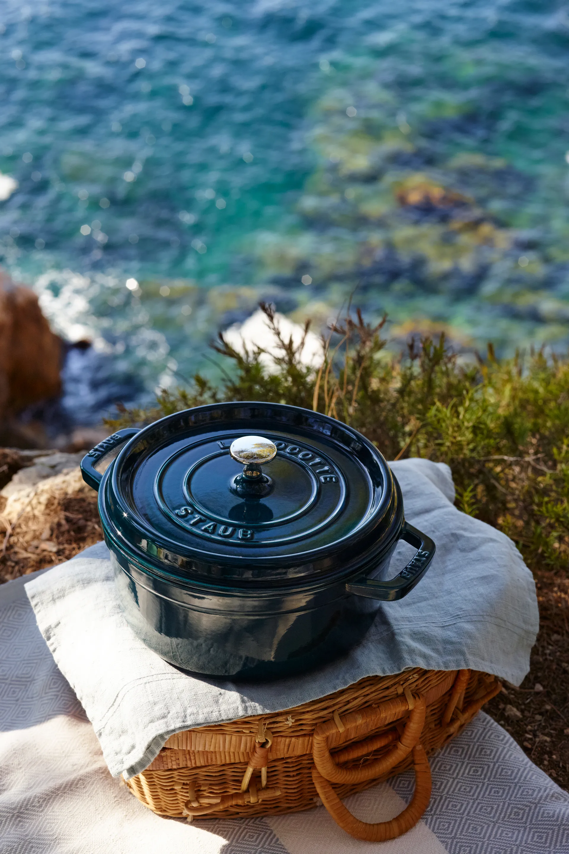 Casseruola rotonda La Mer - smaltata a tre strati, 3,8 L STAUB