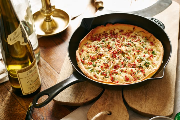 Padella in ghisa con beccuccio Staub Ø26 cm, Nero STAUB