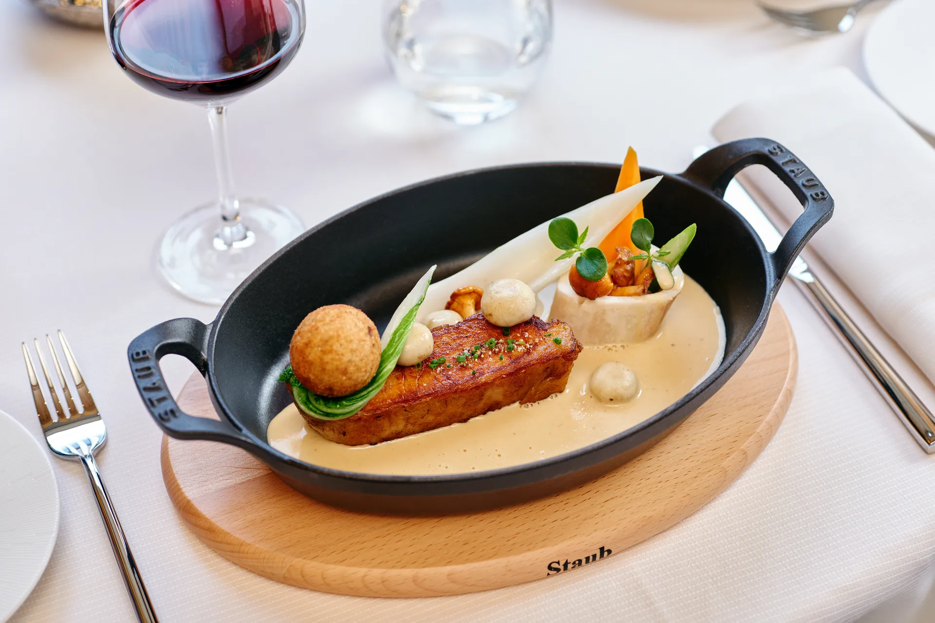 Pirofila ovale in ghisa Staub 24 cm, Ciliegia STAUB