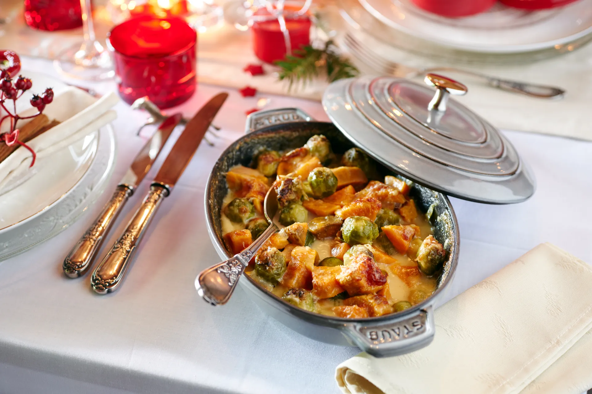 Teglia in ghisa ovale con coperchio Staub 23 cm, Grigio grafite STAUB