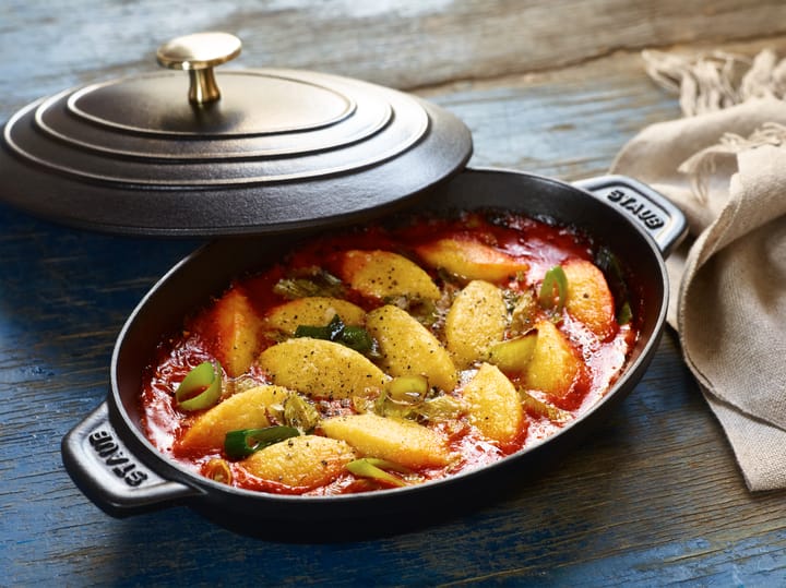 Teglia in ghisa ovale con coperchio Staub 23 cm, Nero STAUB
