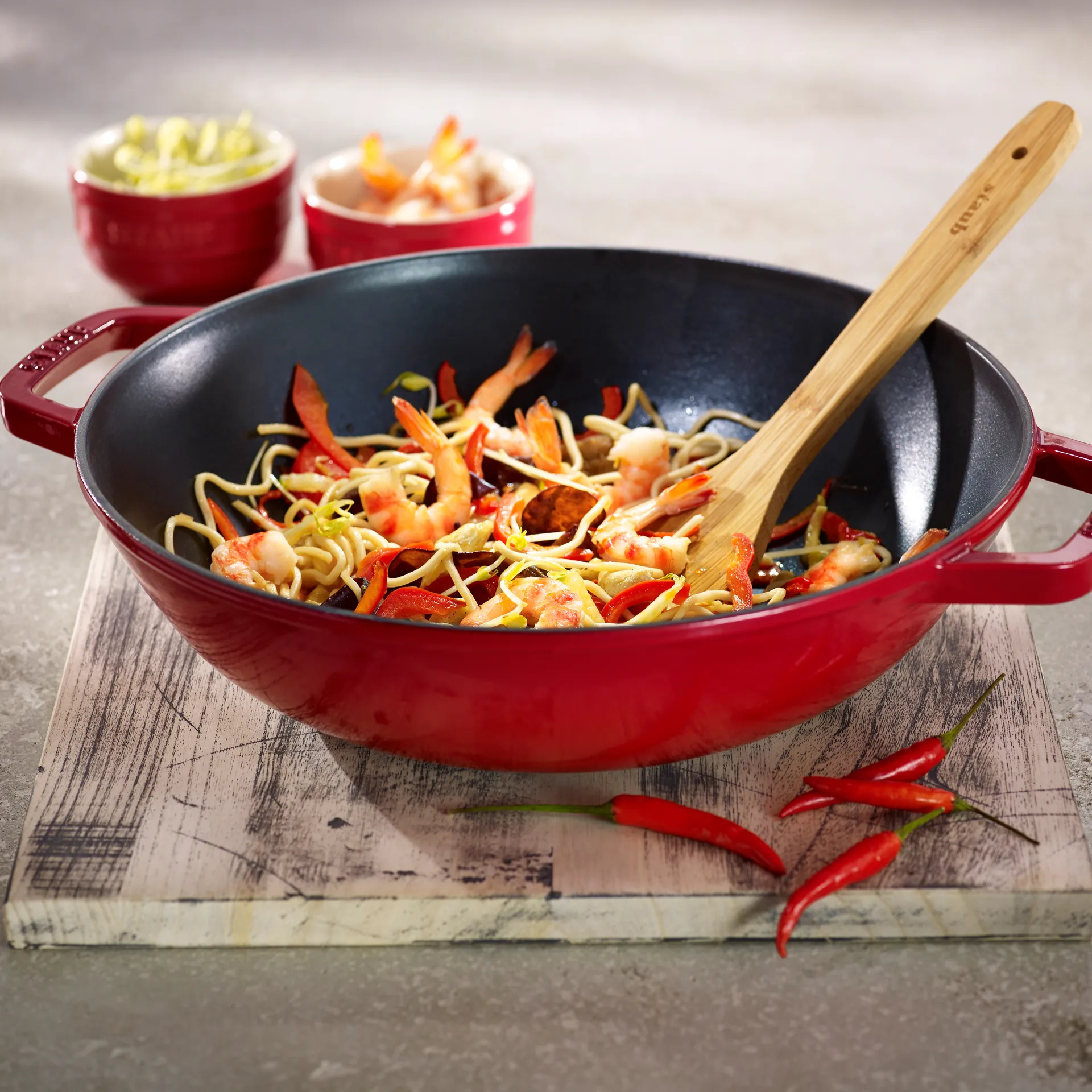 Wok con coperchio in vetro Ø 30 cm 4,4 L, Rosso STAUB