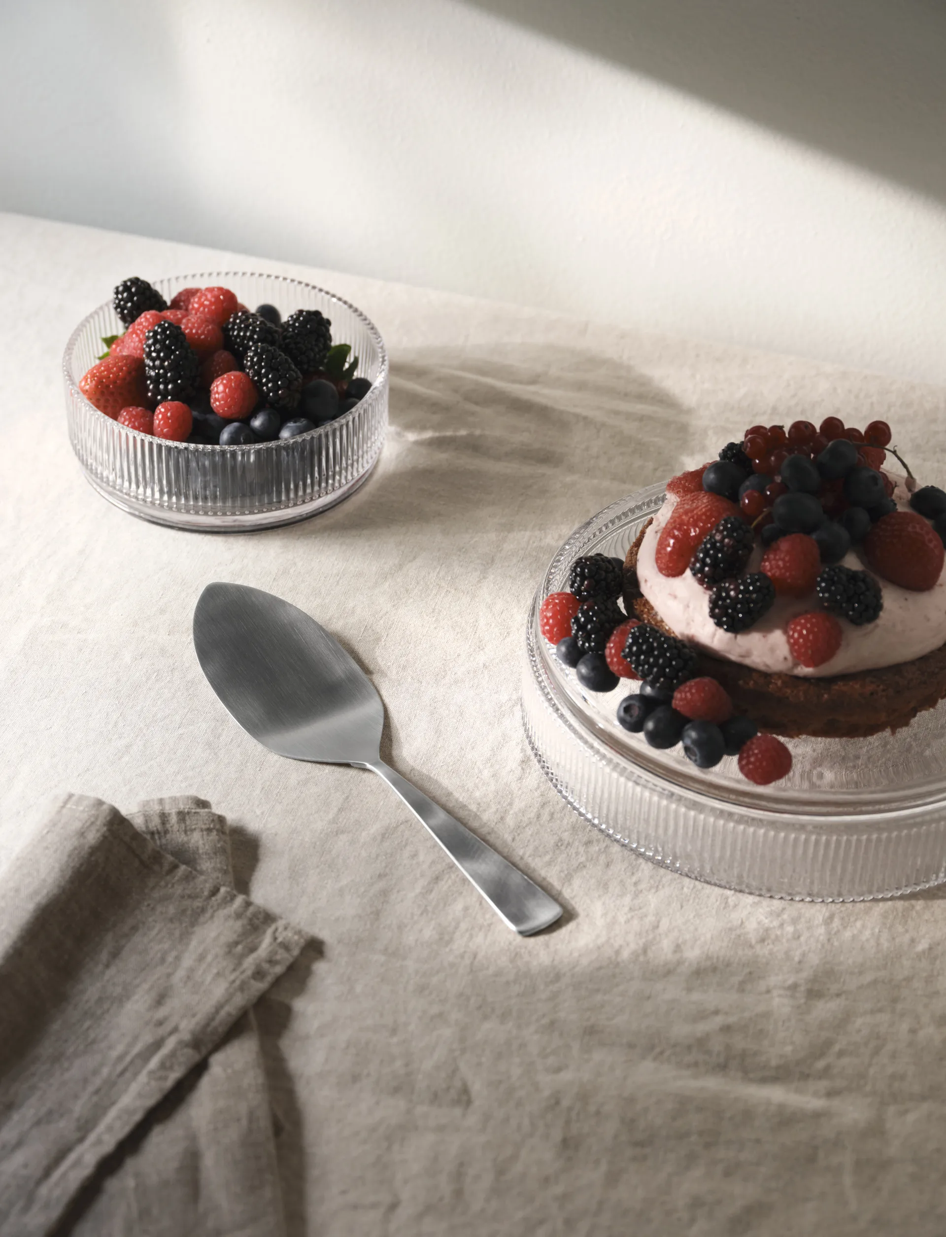 Spatola per torta Maya da 23,5 cm, Acciaio inossidabile Stelton