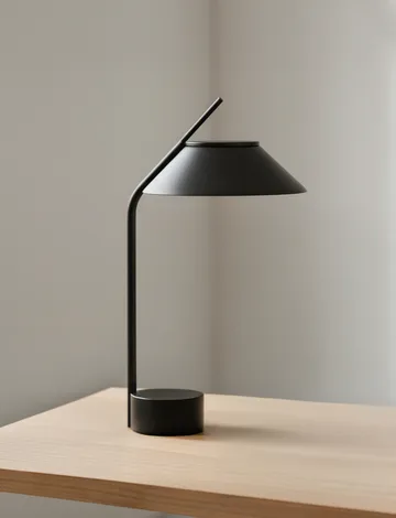 Vinkel LED lampada da tavolo portatile - Nero - Stelton