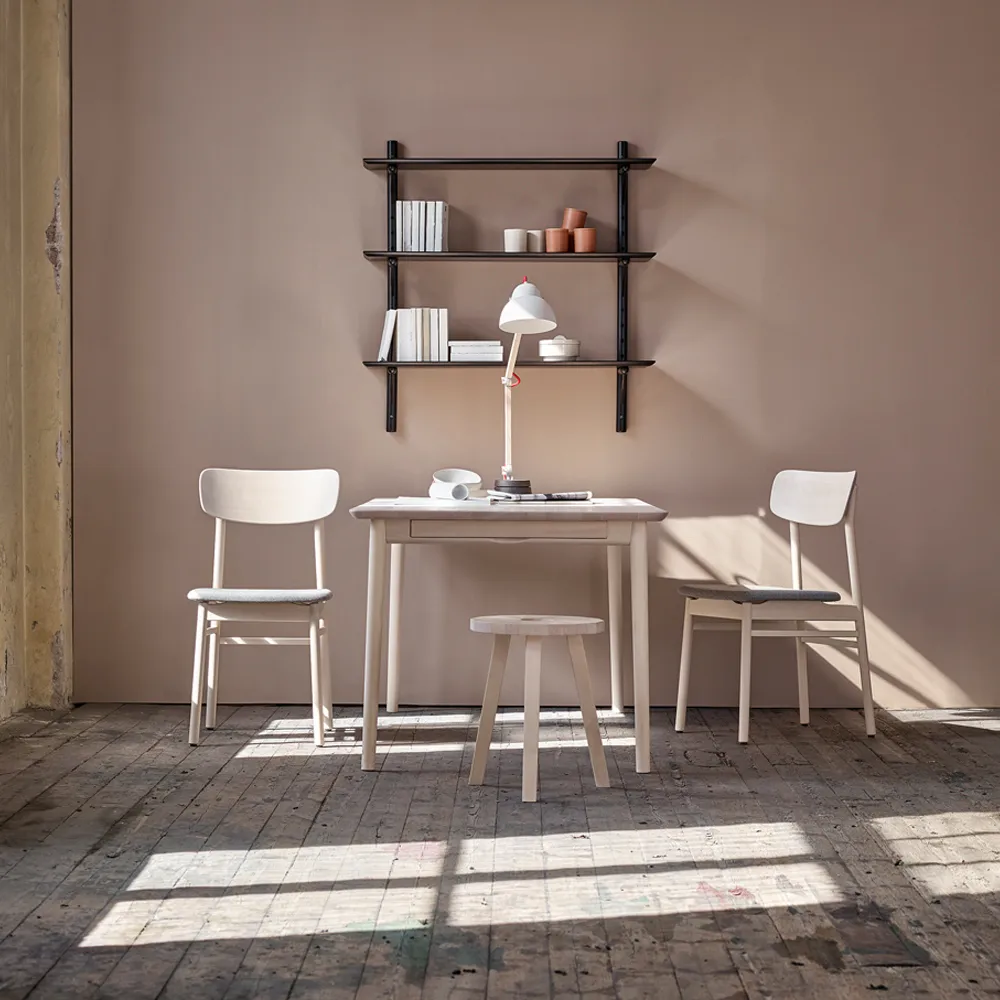 Applique Ikon, betulla chiara laccata opaca, profondità: 21 cm Stolab