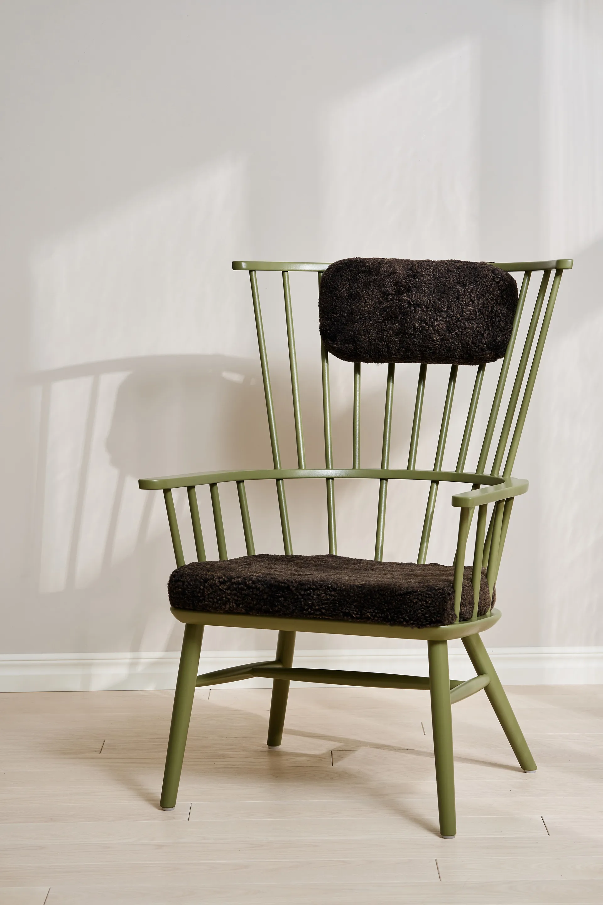 Poltrona con cuscino&poggiatesta Henriette Verde oliva-Espresso Stolab