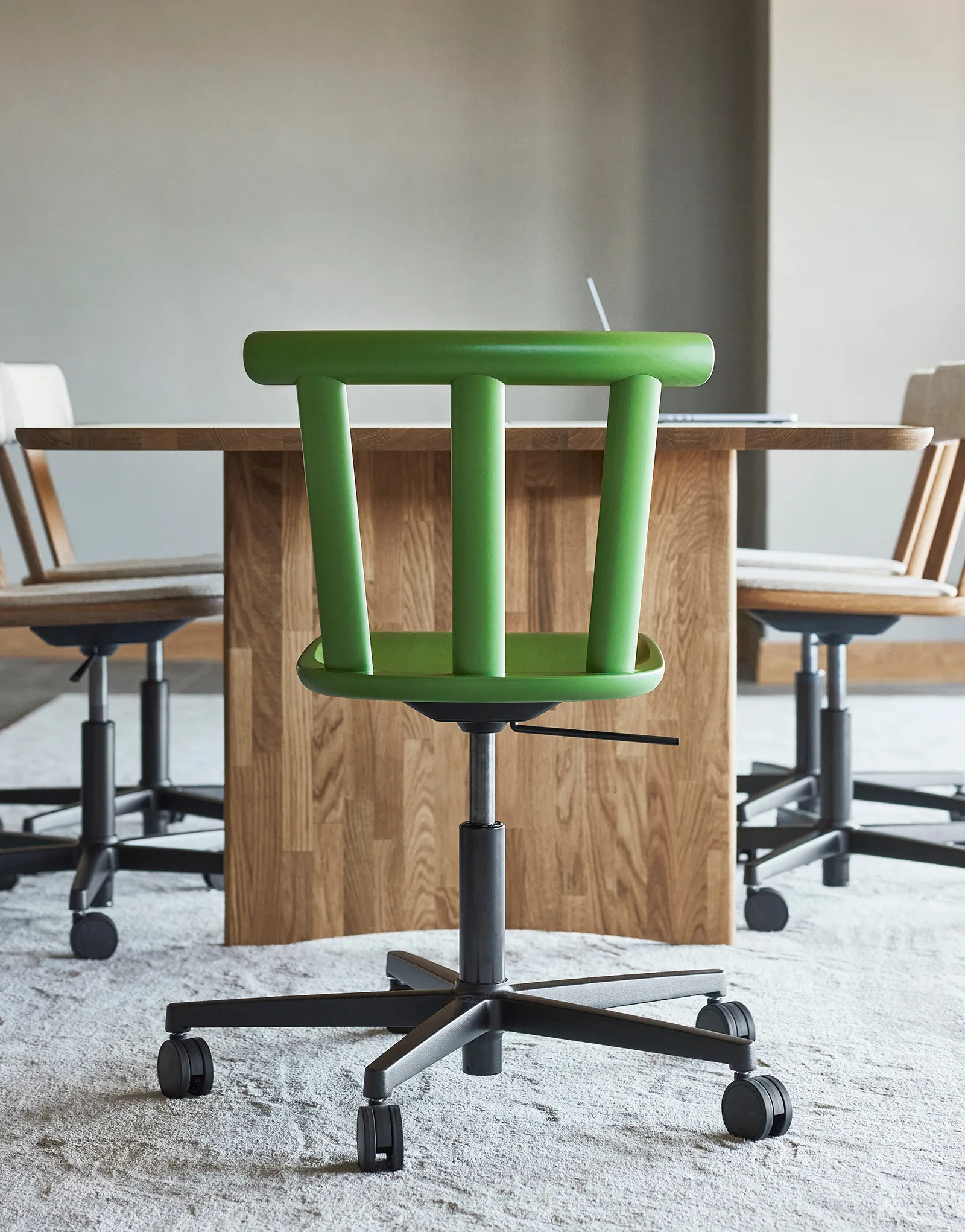 Sedia Alt in betulla girevole con sedile rivestito, Hallingdal 65-960 verde-muschio verde 16 Stolab