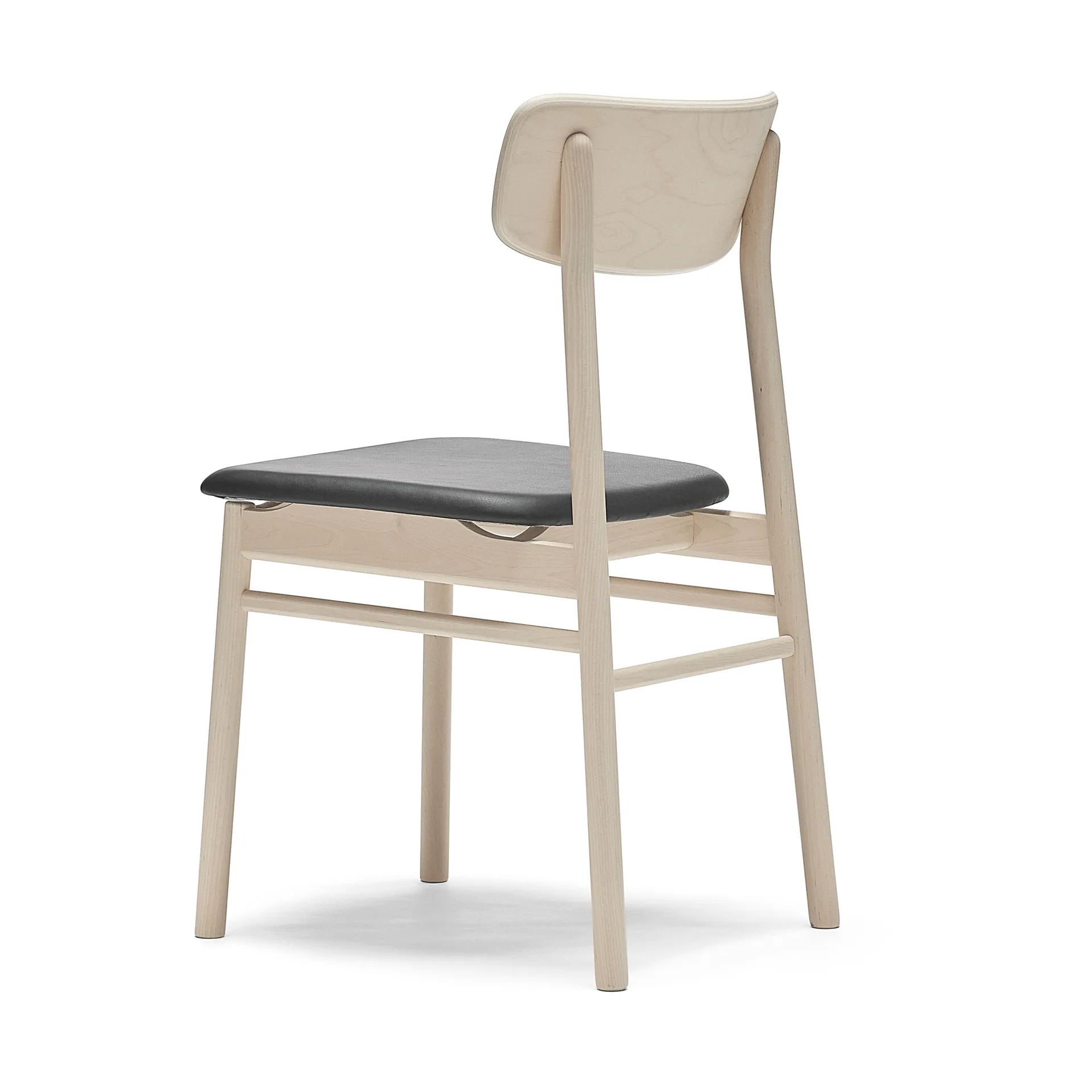 Sedia in betulla chiara laccata opaca Prima Vista, Pelle Elmosoft VII 99001 nero Stolab
