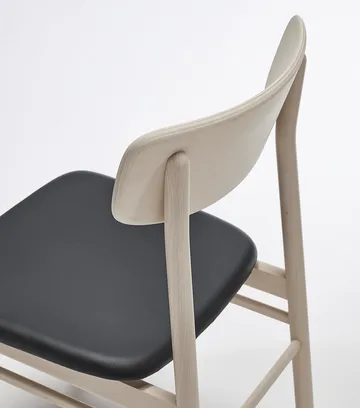 Sedia Prima Vista in betulla oliata bianca - Pelle Elmosoft 99001 nera - Stolab