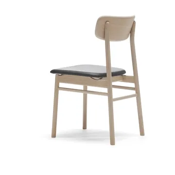 Sedia Prima Vista in rovere oliato - Pelle Elmosoft 99001 nera - Stolab