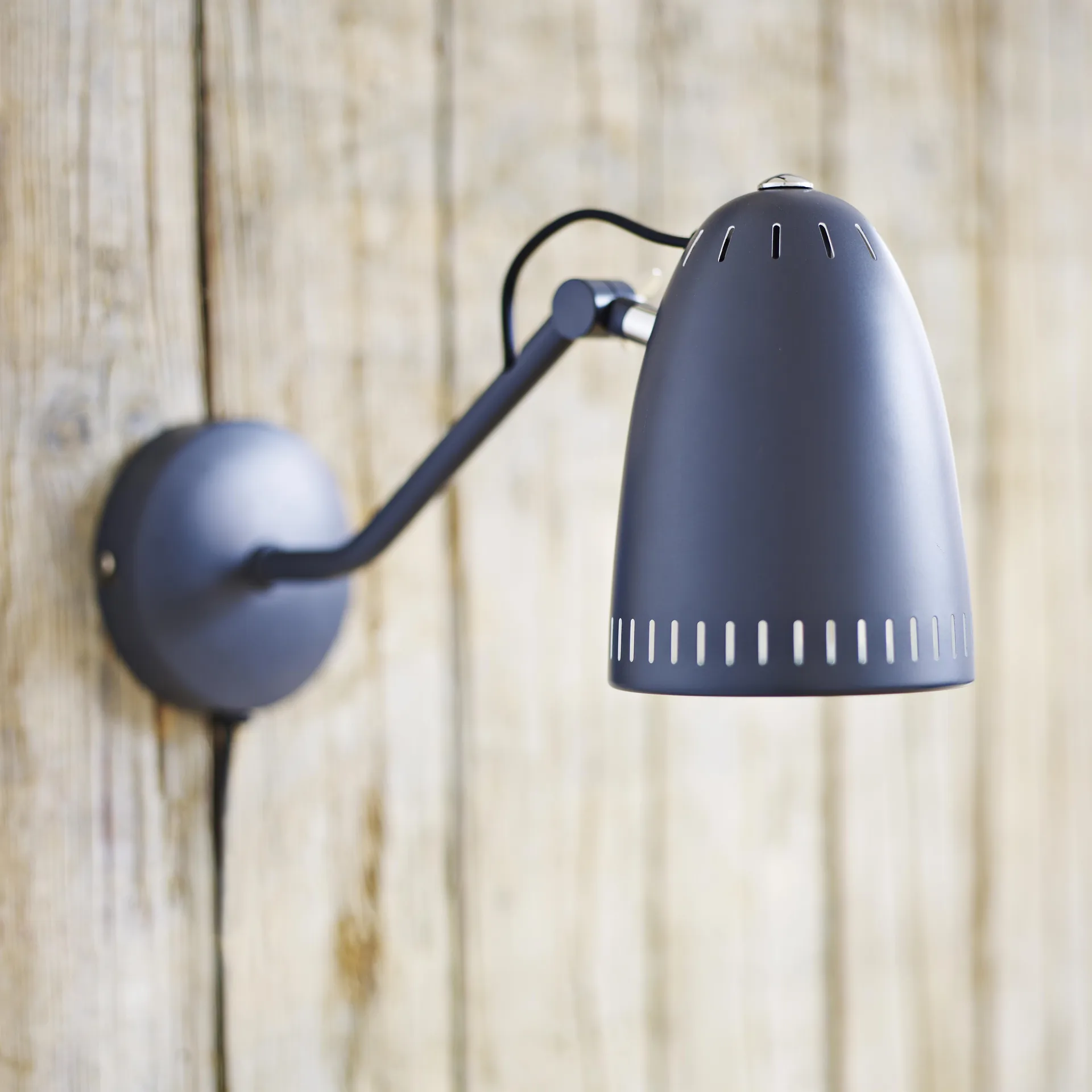 Lampada da parete Dynamo, matte almost black  Superliving