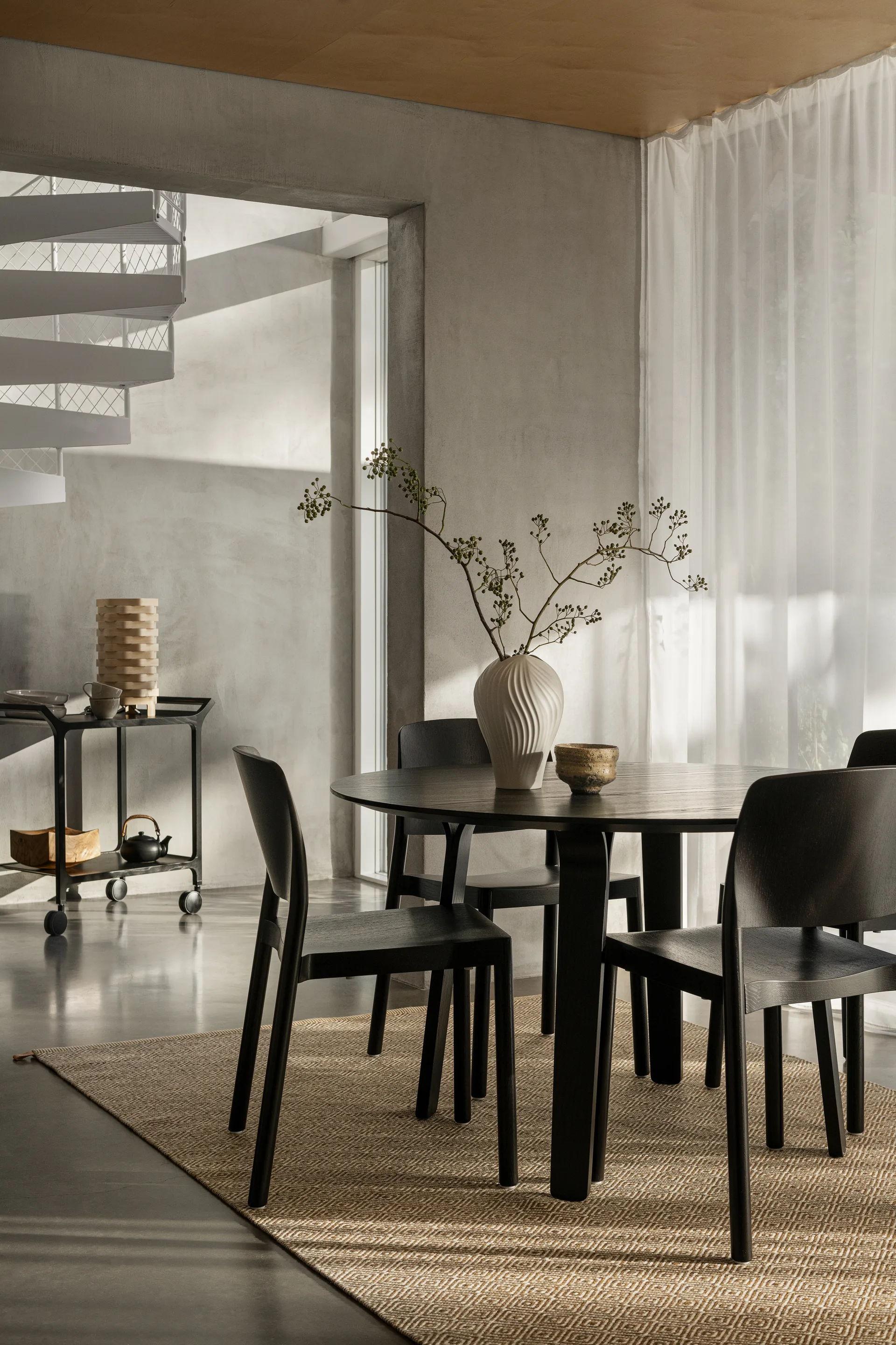Carrello da servizio Teatime, Frassino nero smaltato Swedese