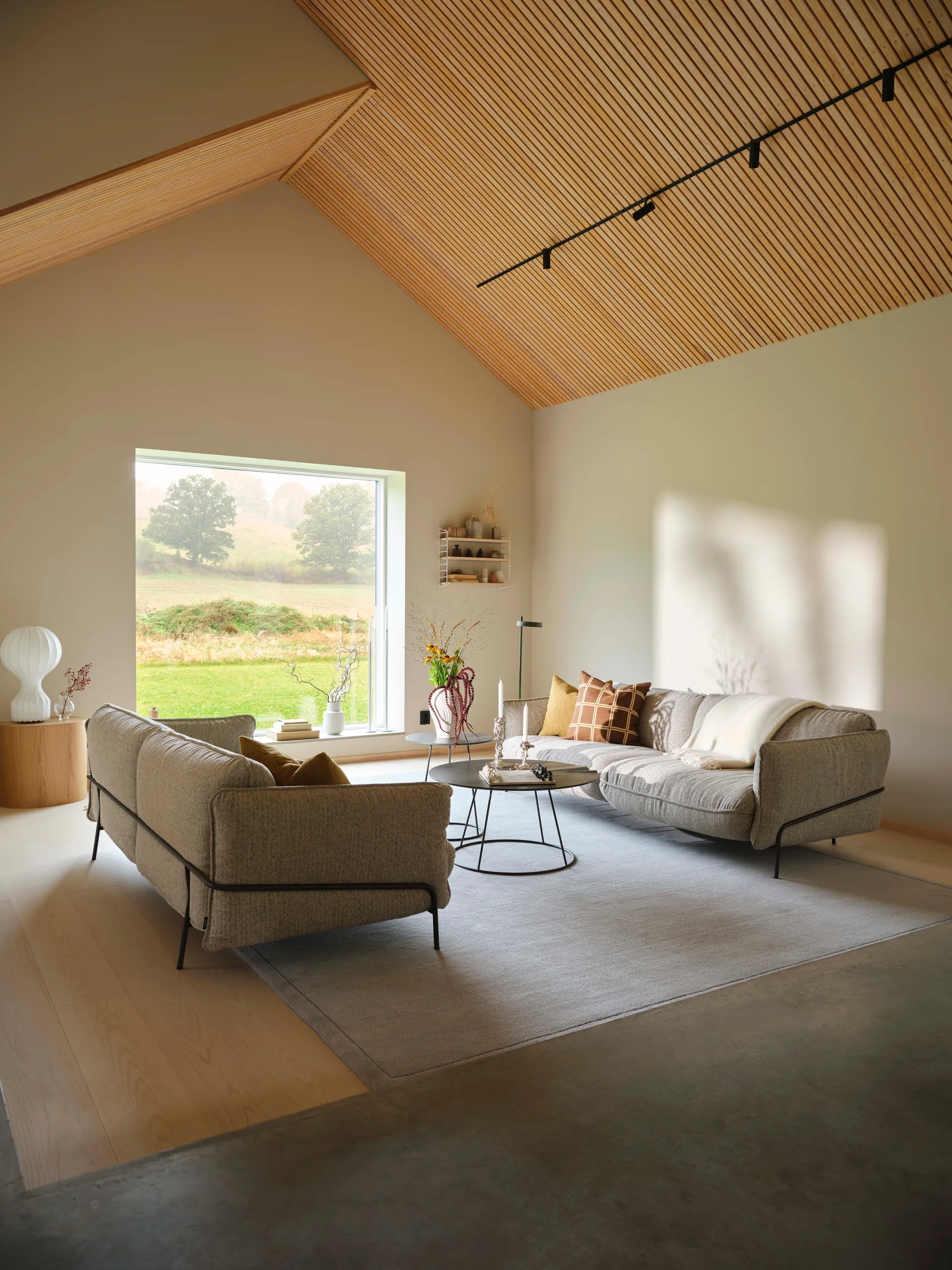 Divano Continental, Wave Sand-acciaio cromato Swedese