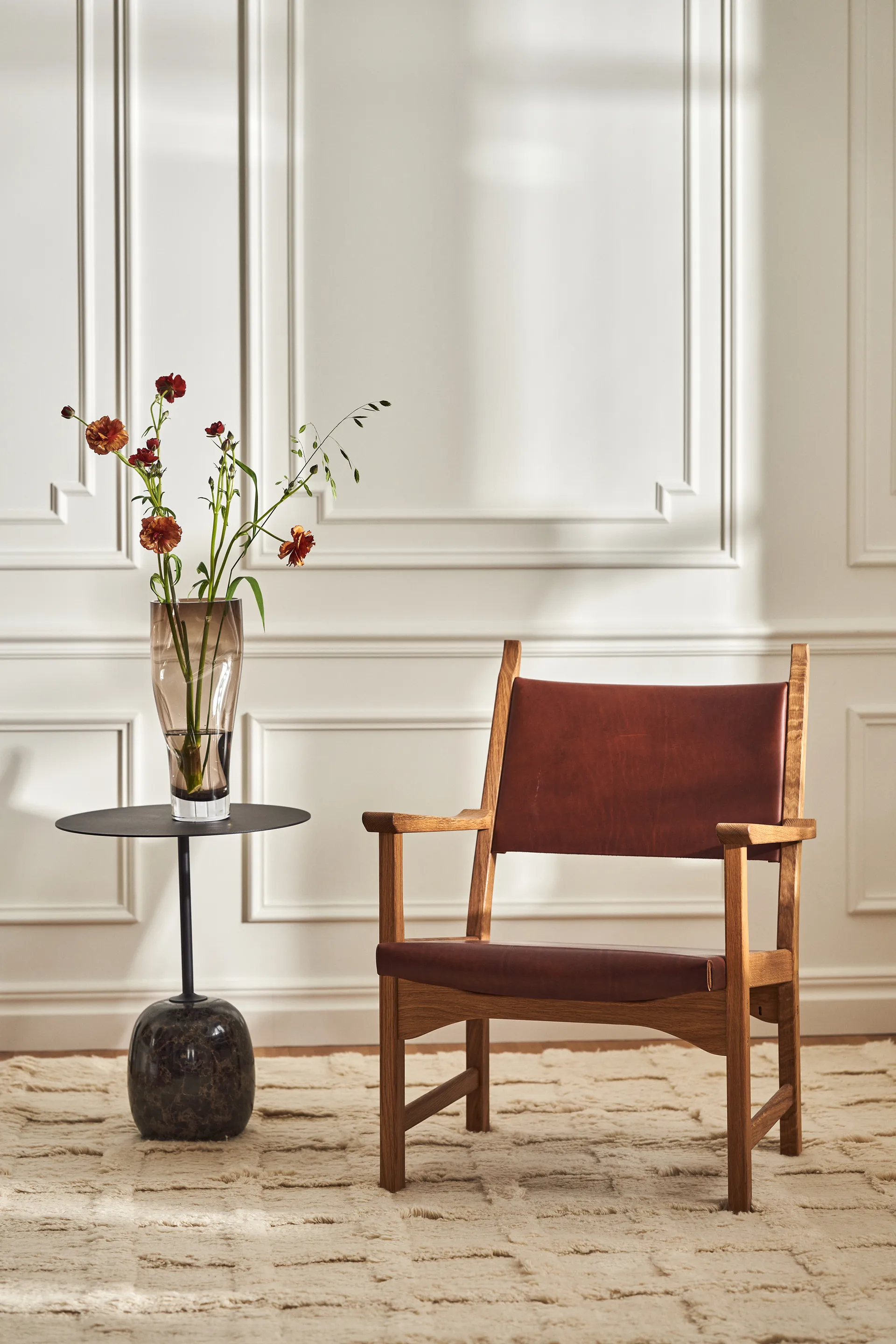 Poltrona Caryngo, Rovere oliato, cuoio marrone rossastro Swedese