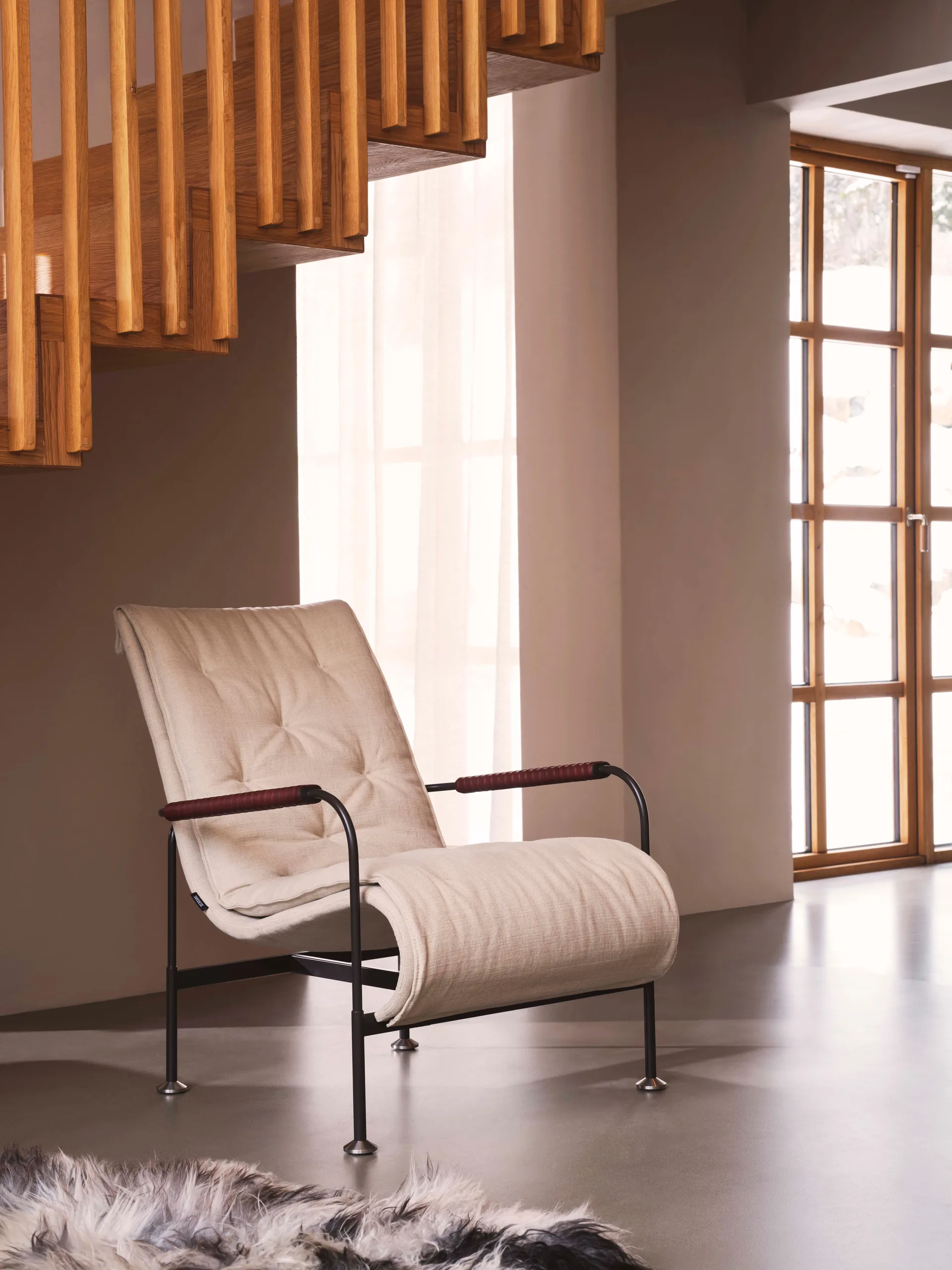 Poltrona Serpentine, Tessuto Romo Linara Rye-nutmeg Swedese