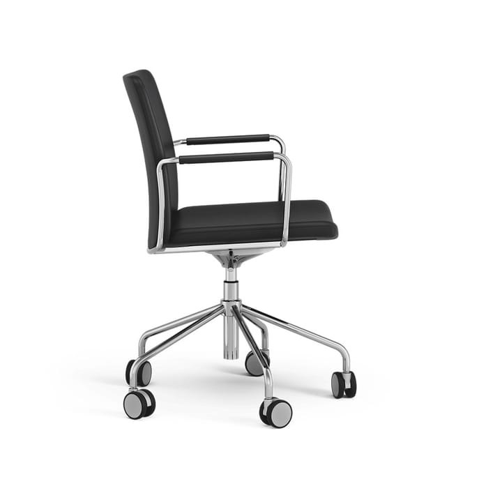 Sedia da ufficio Stella regolabile con schienale flessibile, pelle elmosoft 99999 nera-cromata Swedese