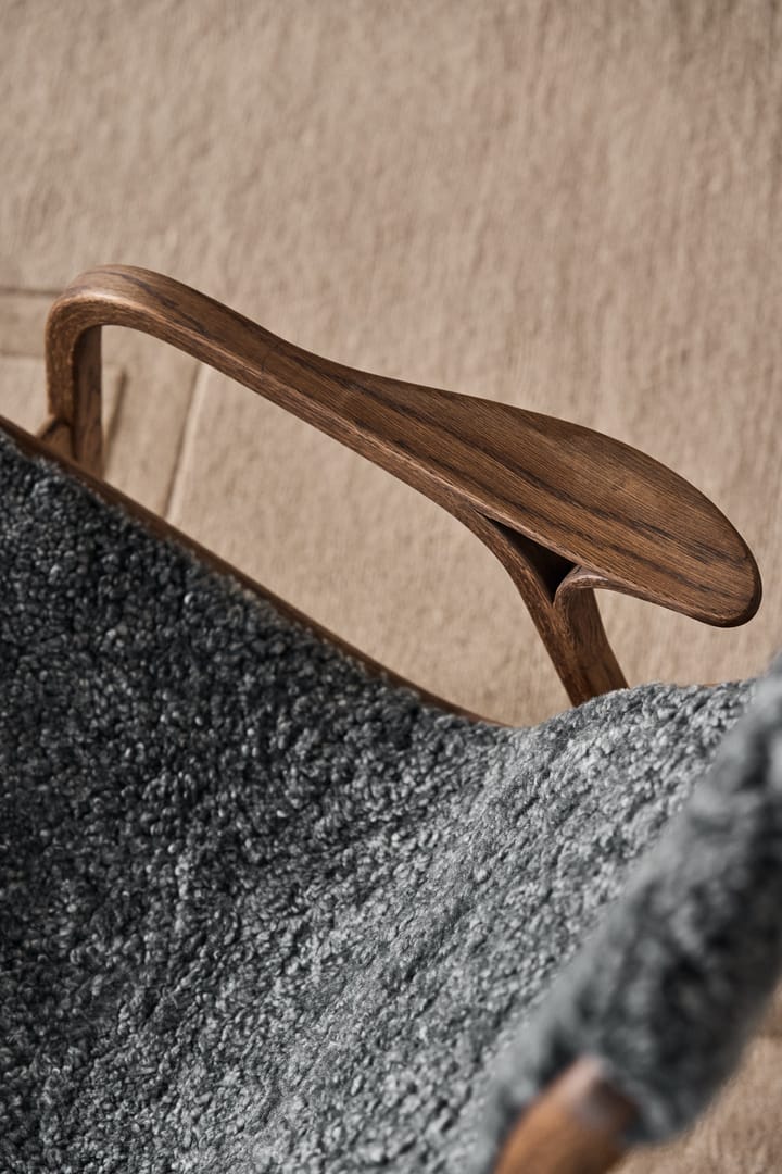 Sedia e poggiapiedi Lamino in rovere/ pelle di pecora Edizione Speciale, Rubio Monocoat Chocolate-Charcoal Swedese