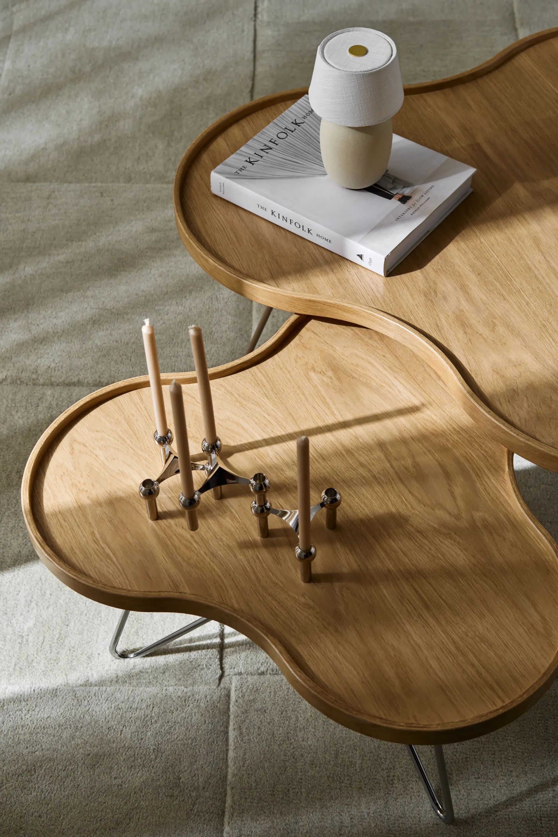 Tavolo Flower mono 84x90 cm, H45 Rovere laccato-nutmeg RAL1019 Swedese