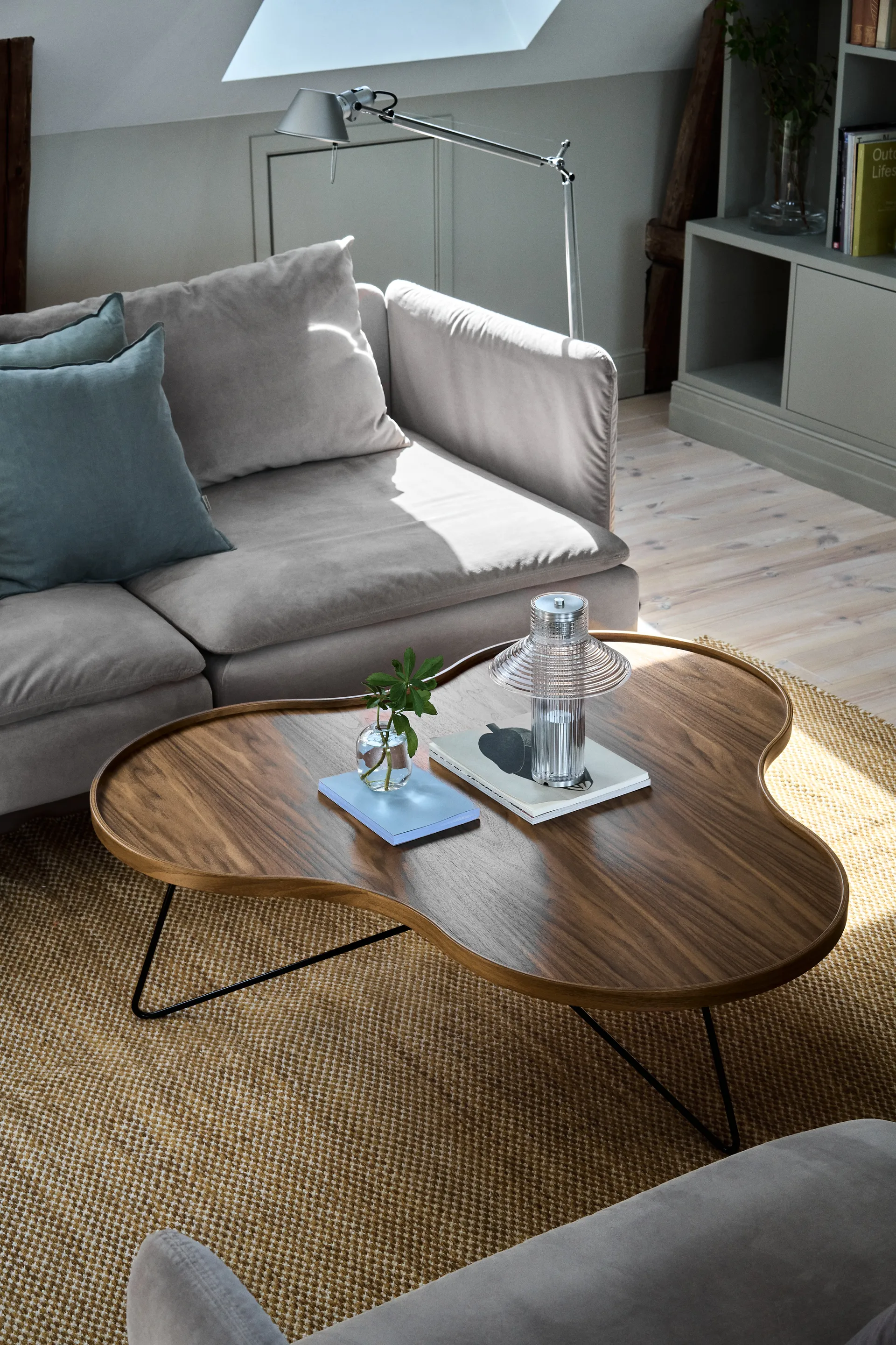 Tavolo Flower mono Edizione Speciale 107x114 cm, H39 cm-noce laccato-acciaio verniciato nero Swedese