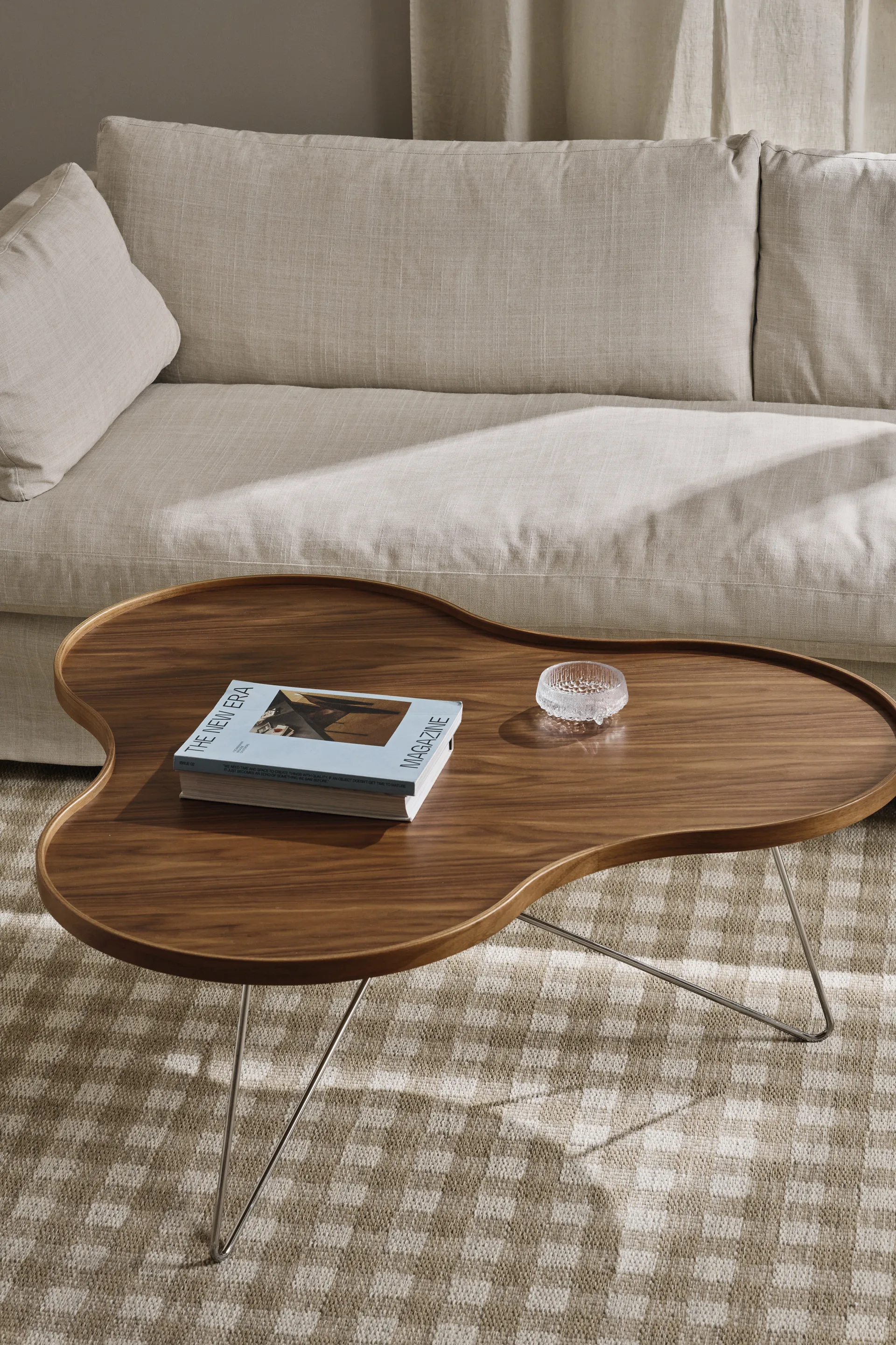 Tavolo Flower mono Edizione Speciale 107x114 cm, H45 cm-noce laccato-acciaio cromato Swedese