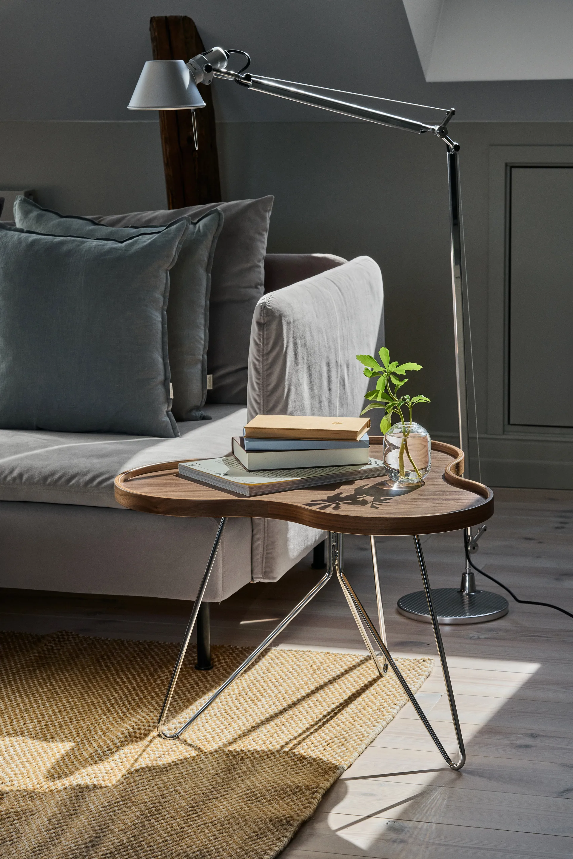 Tavolo Flower mono Edizione Speciale 62x66 cm, H45 cm-noce laccato-acciaio cromato Swedese