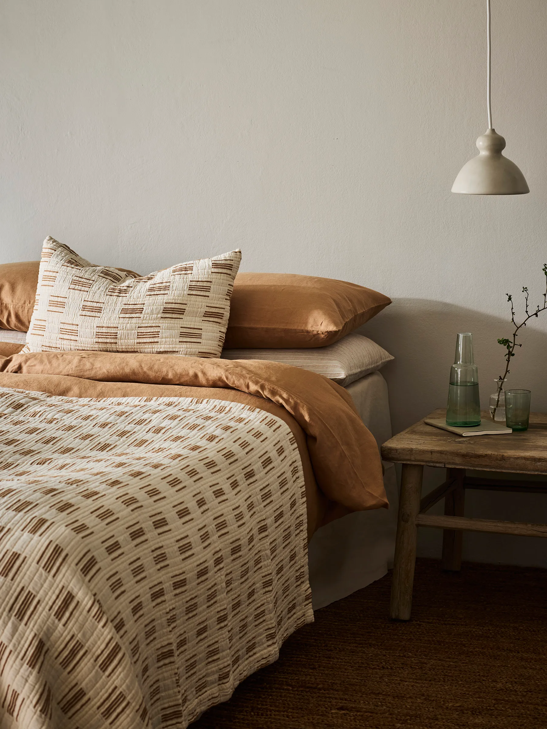 Copriletto Julien 180x260 cm, Off-white-rosso ruggine Tell Me More