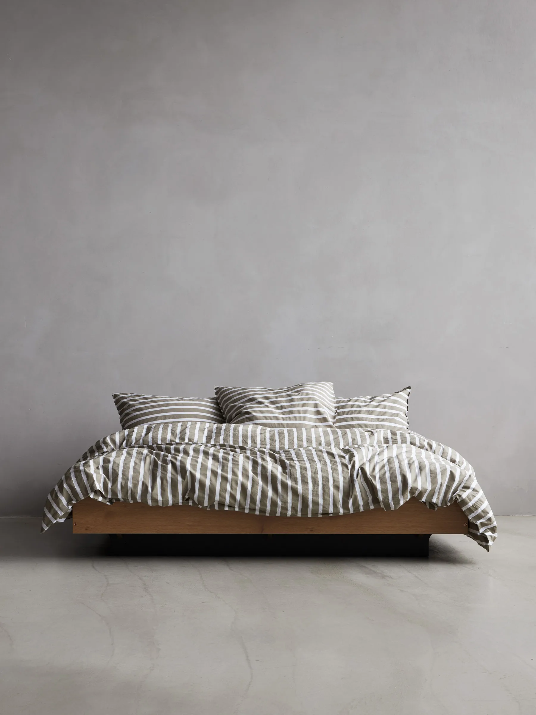 Copripiumino a righe in cotone Tell Me More, Oliva, 220x220 cm Tell Me More