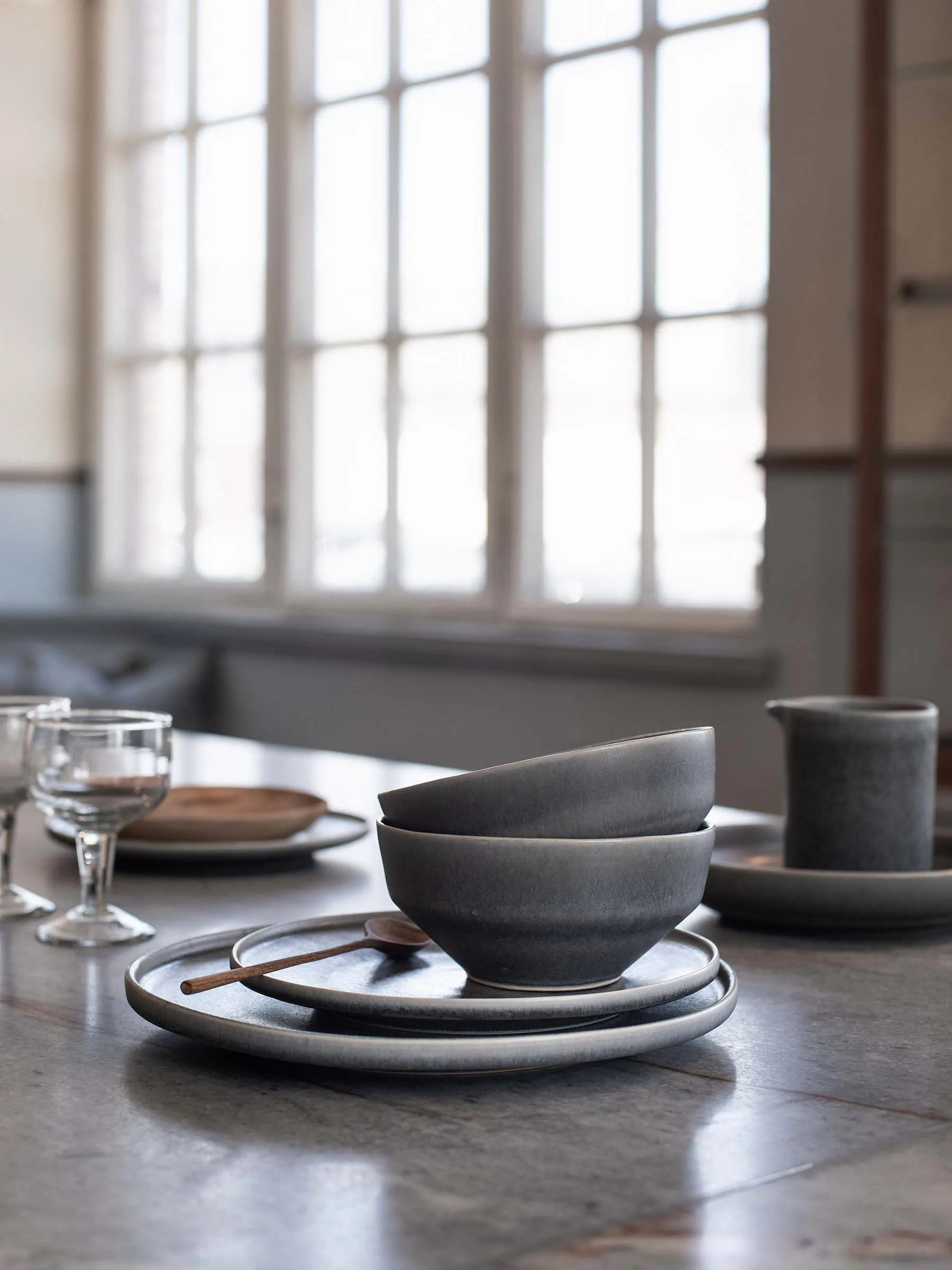 Piatto da tavola Centro Ø28 cm, Grigio morbido Tell Me More