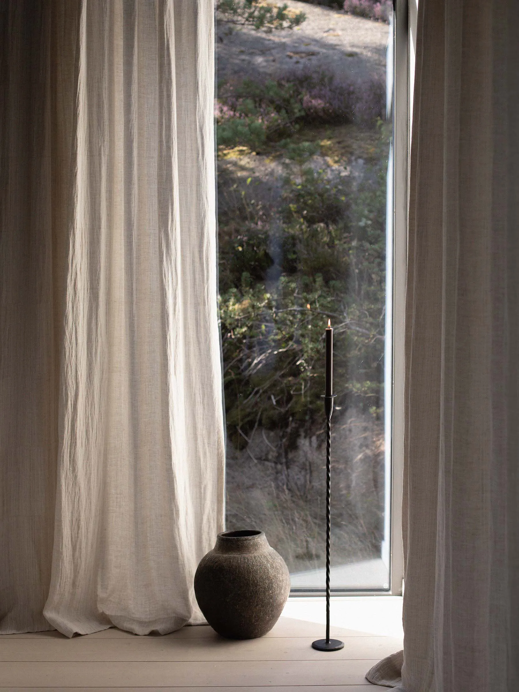 Portacandela da pavimento Twist 80 cm, Nero Tell Me More