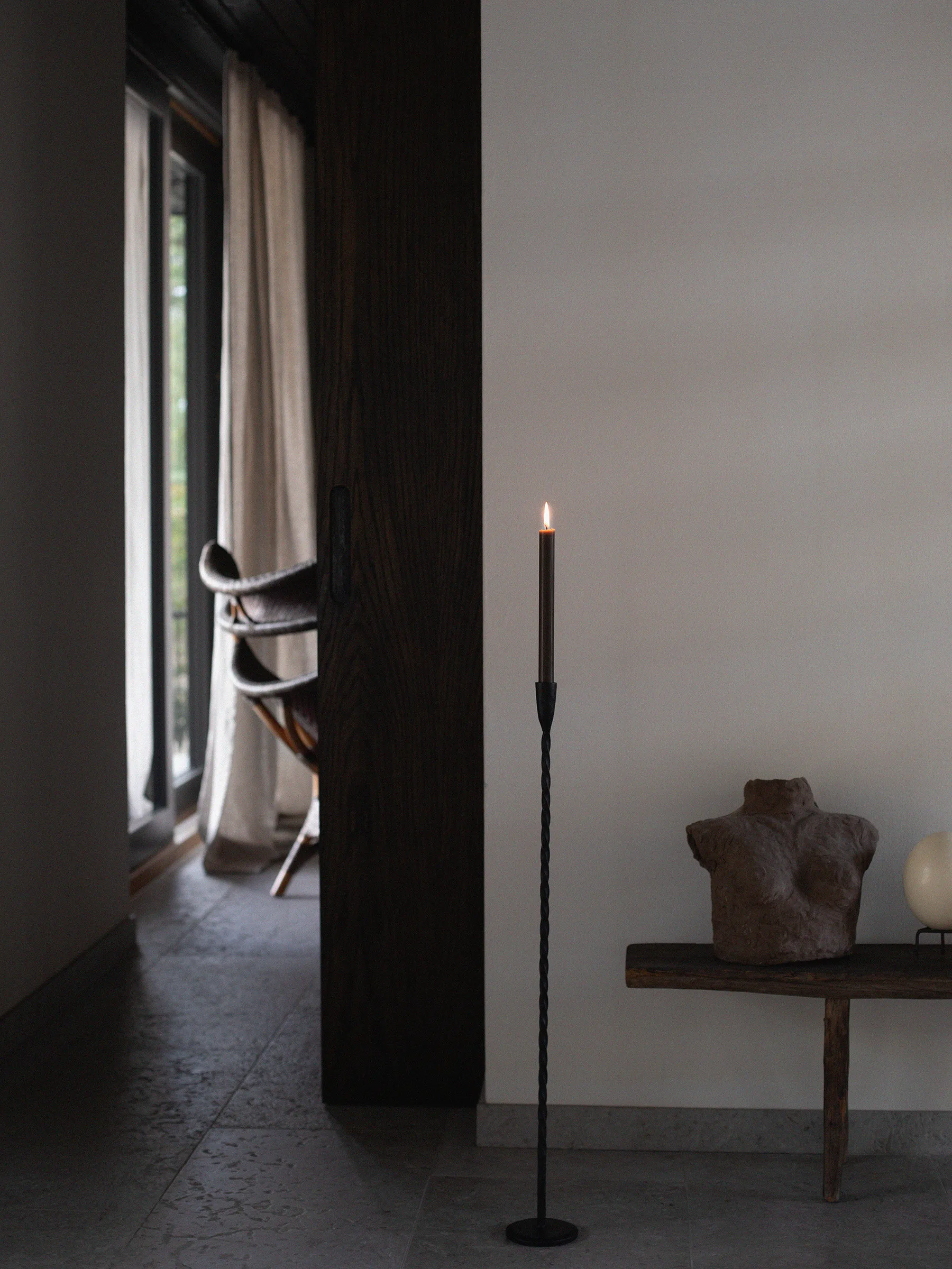 Portacandela da pavimento Twist 80 cm, Nero Tell Me More