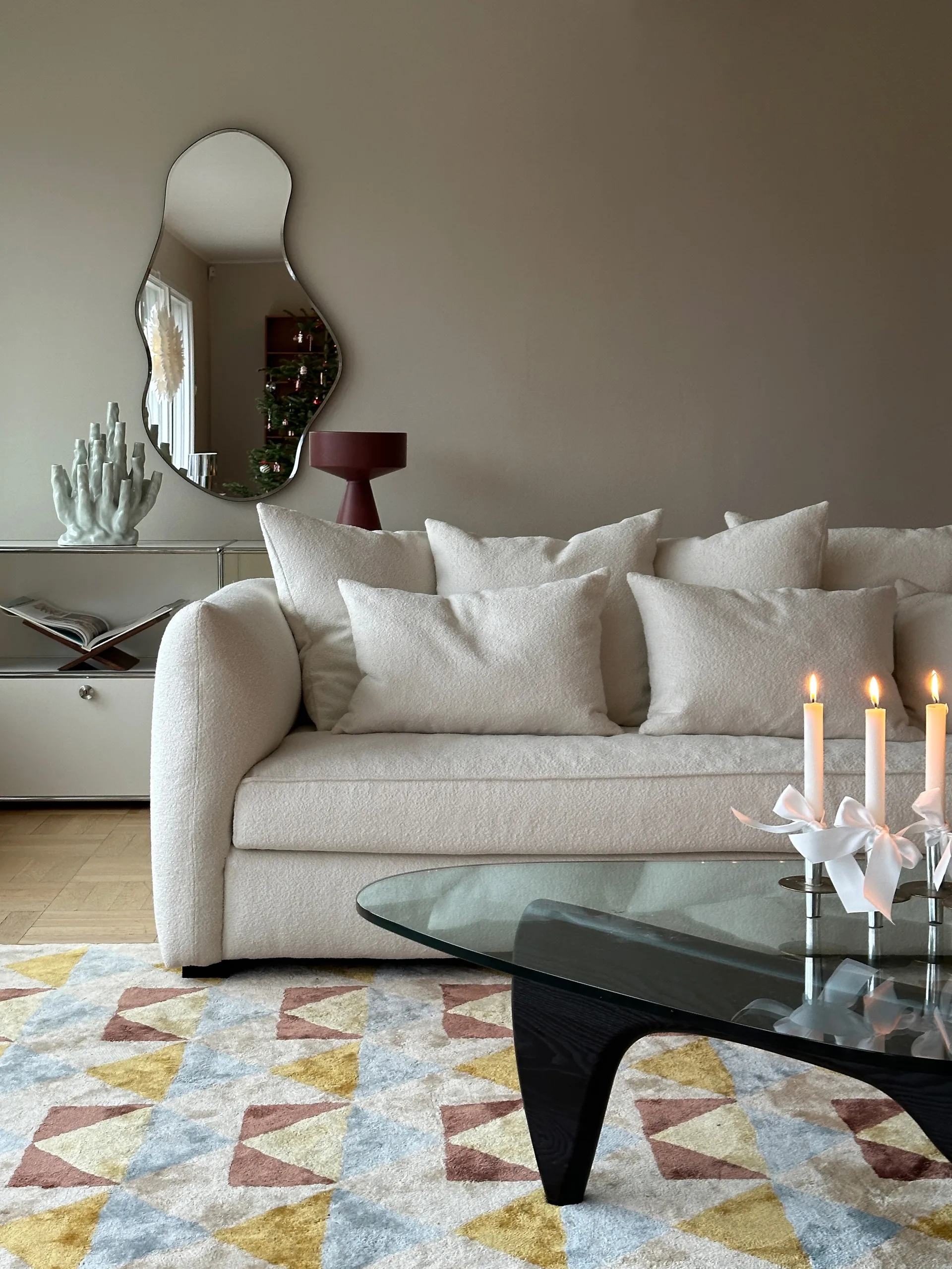 Divano Cornell, Bouclé off white Tinted