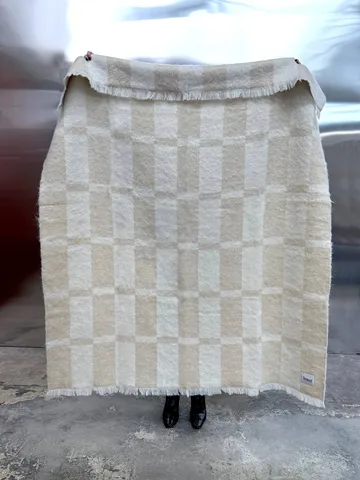 Hallin plaid in mohair - Beige-off white, 130x170 cm - Tinted