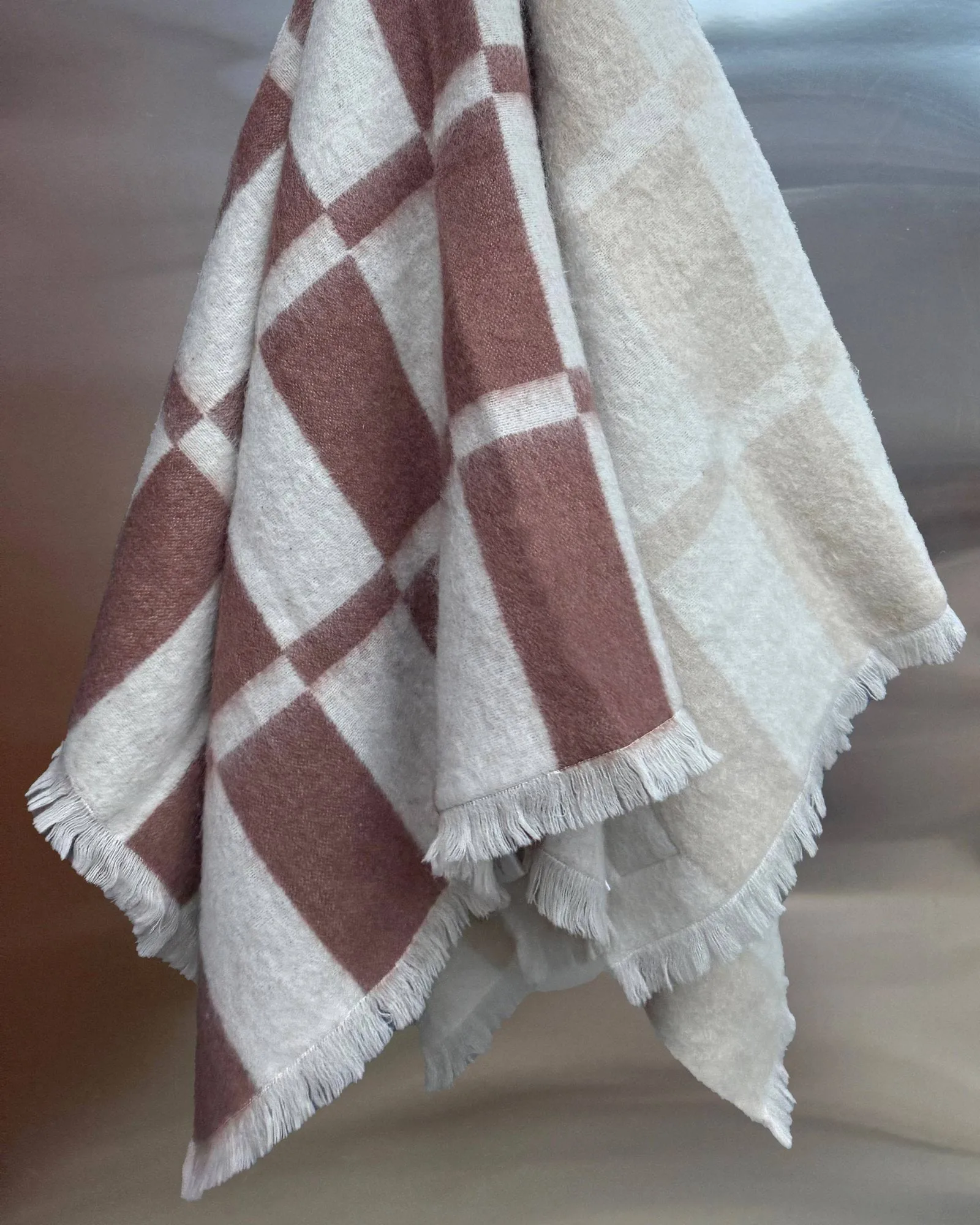 Hallin plaid in mohair, Off white-ruggine, 130x170 cm Tinted