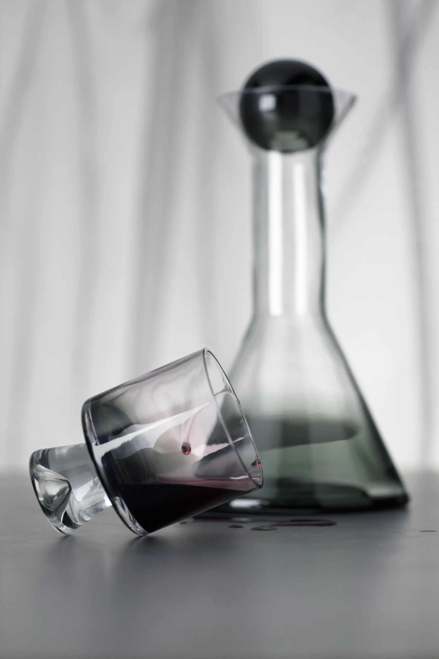Caraffa da vino Tank 1 L, Nero Tom Dixon