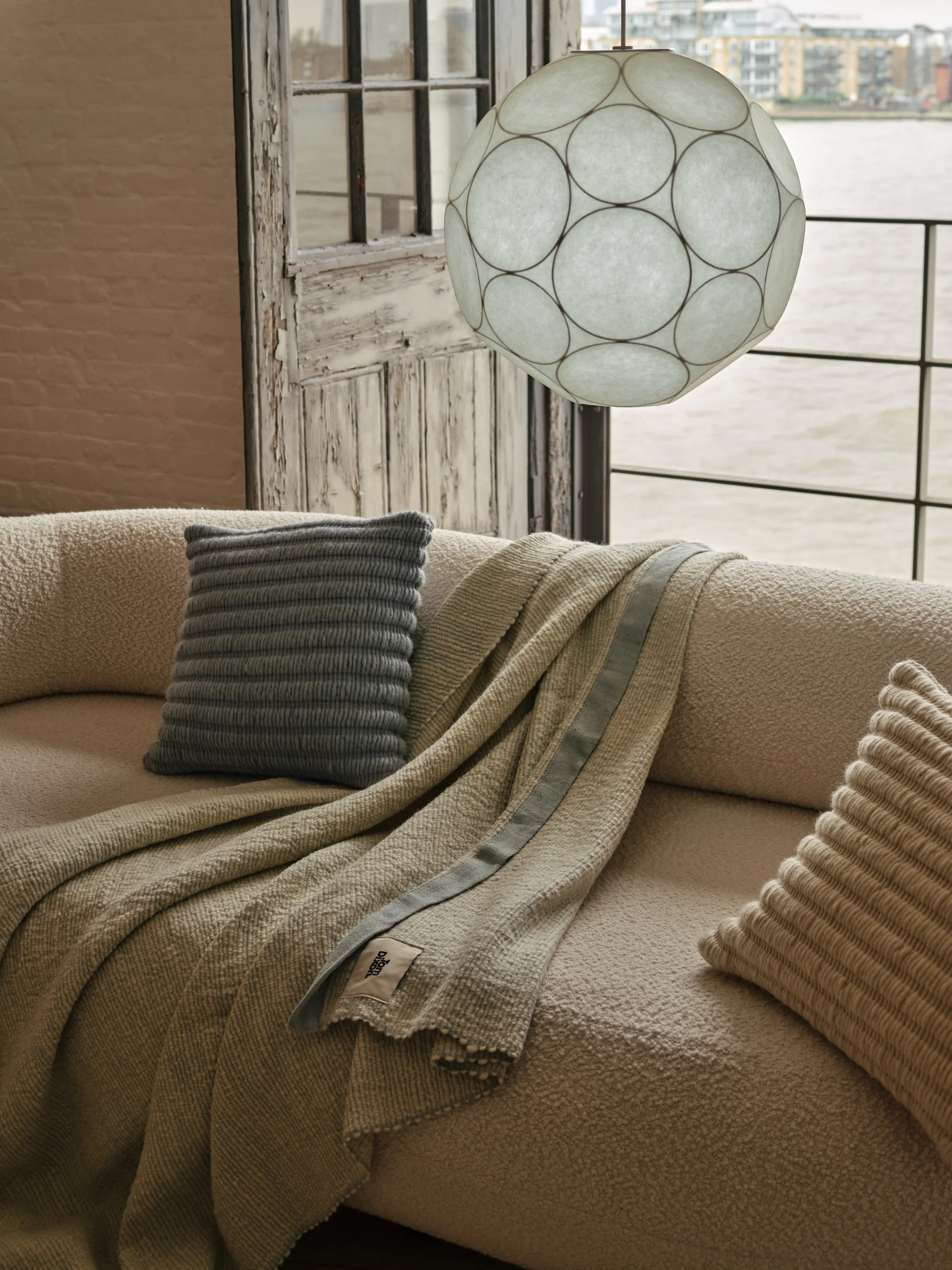 Coperta Thread 140x180 cm, Blu e bianco Tom Dixon