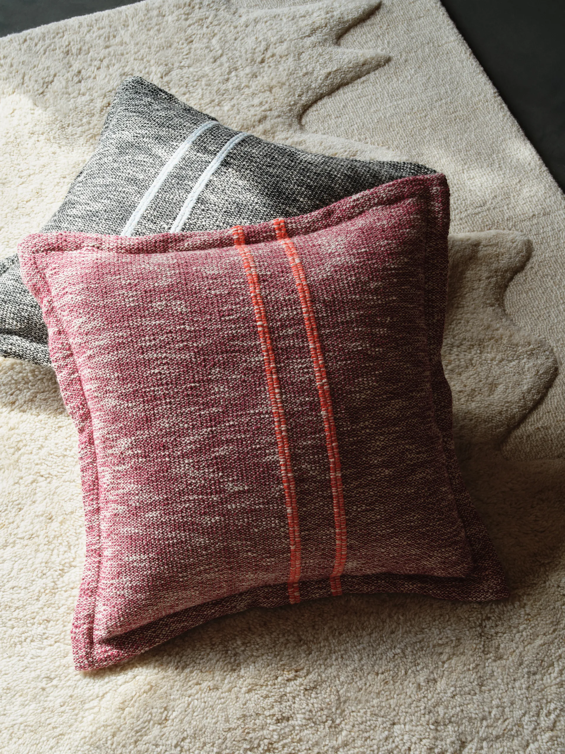 Cuscino decorativo Track, Nero, 56x56 cm Tom Dixon