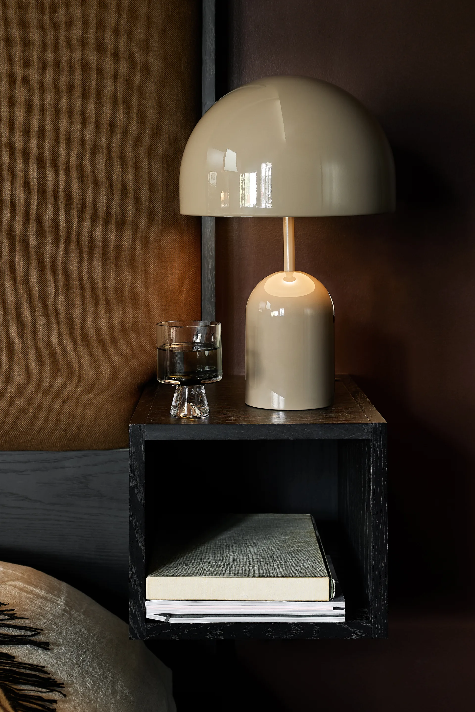 Lampada da tavolo Bell, Taupe Tom Dixon