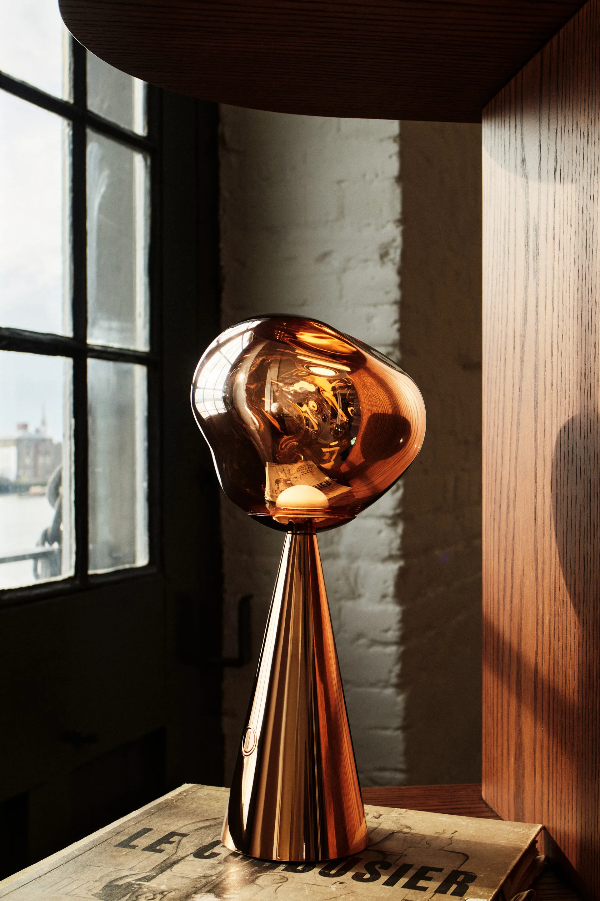 Lampada da tavolo portatile a LED Melt 28,5 cm, Bronzo Tom Dixon