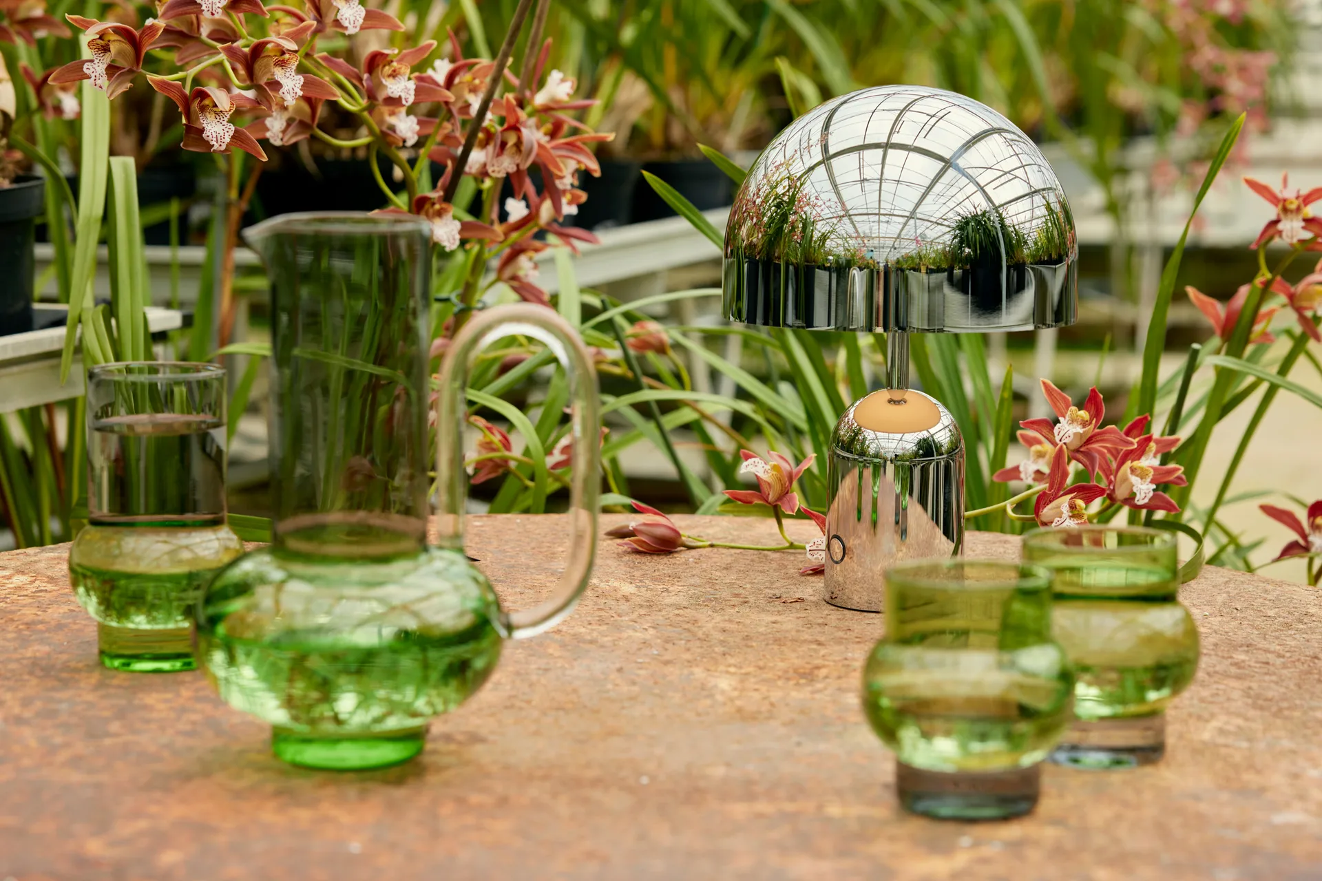 Lampada da tavolo portatile LED Bell, 28 cm, Argento Tom Dixon