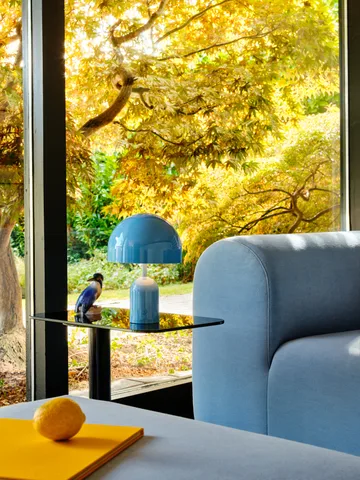 Lampada da tavolo portatile LED Bell, 28 cm - Baby Blue - Tom Dixon