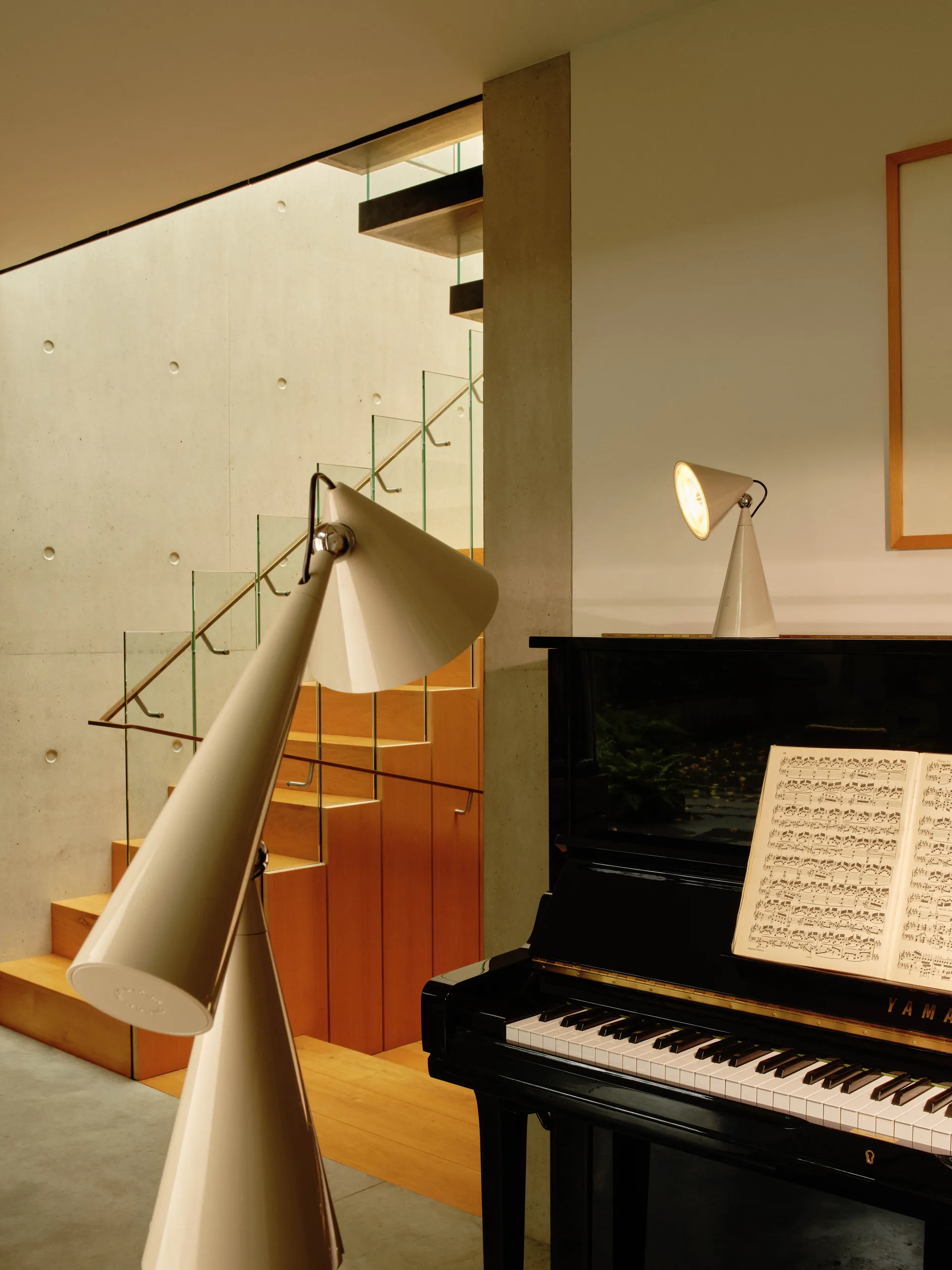 Lampada da tavolo portatile Pose LED, Putty Tom Dixon