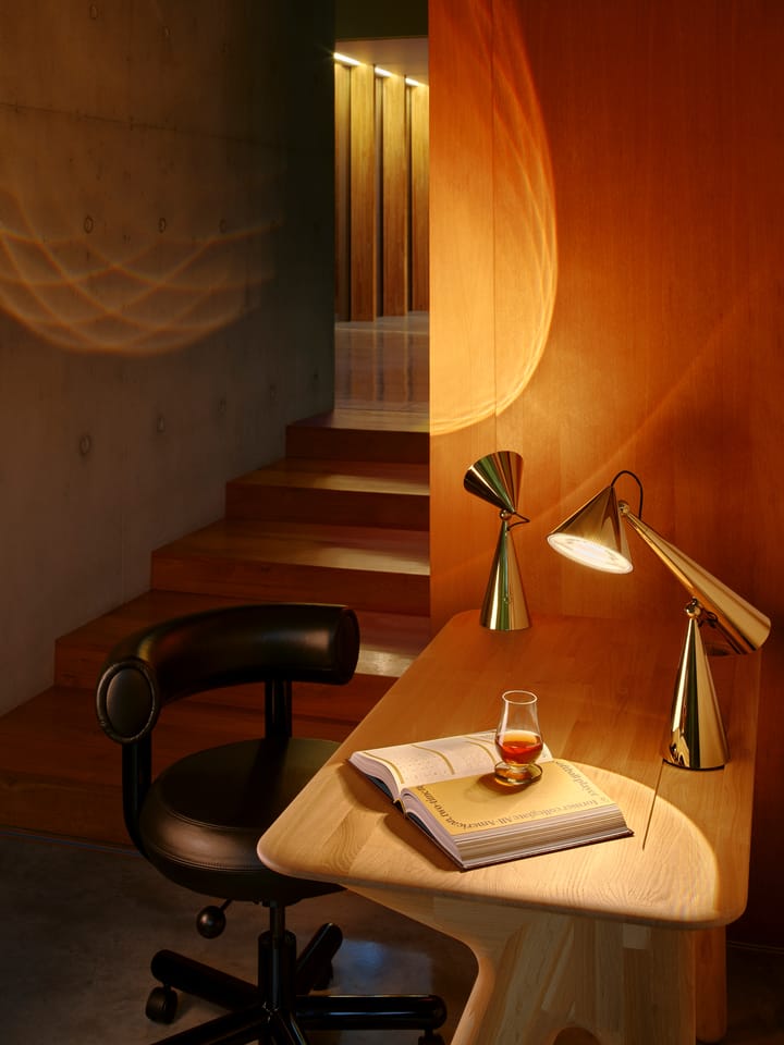 Lampada da tavolo Pose Task LED, Oro Tom Dixon