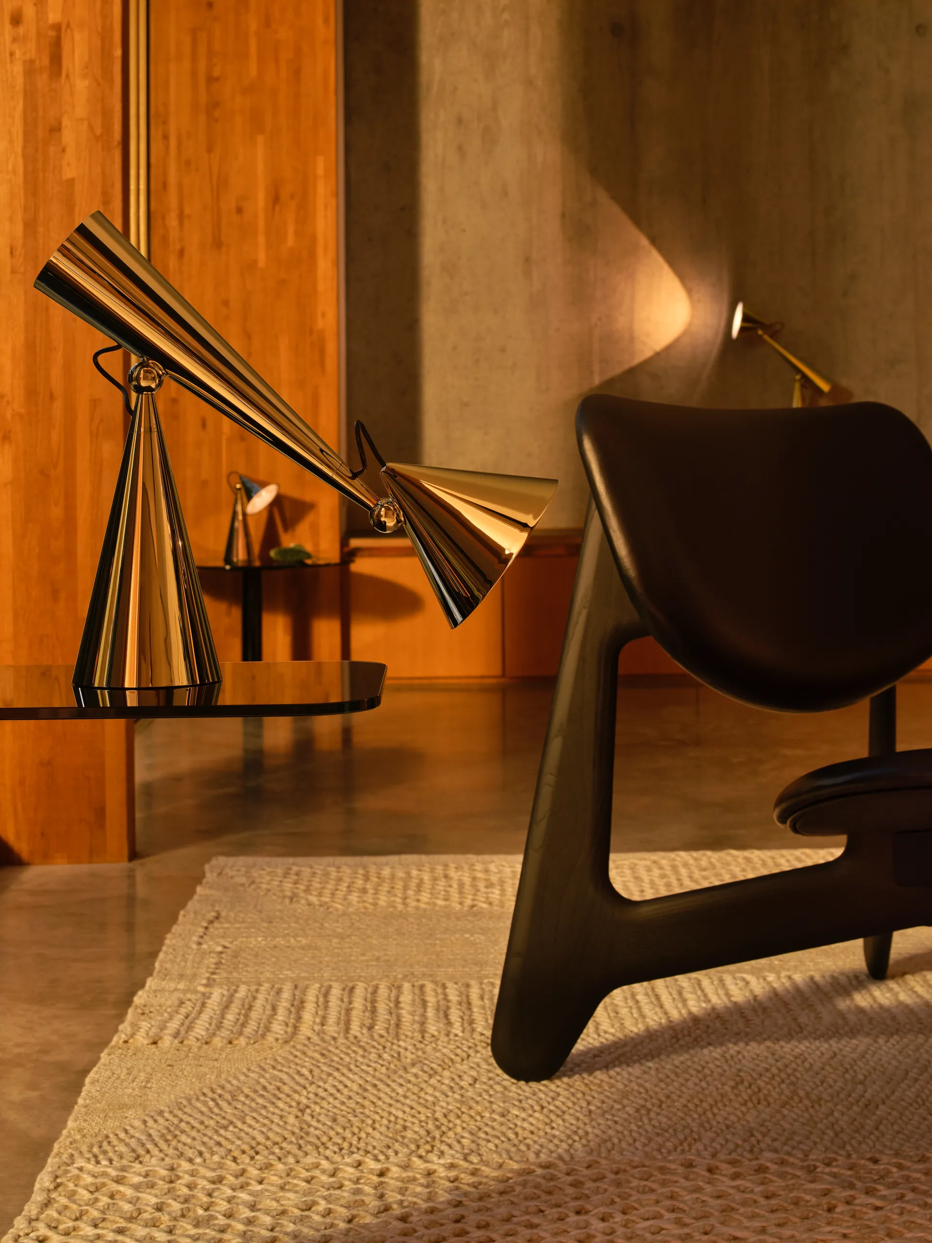 Lampada da tavolo Pose Task LED, Oro Tom Dixon