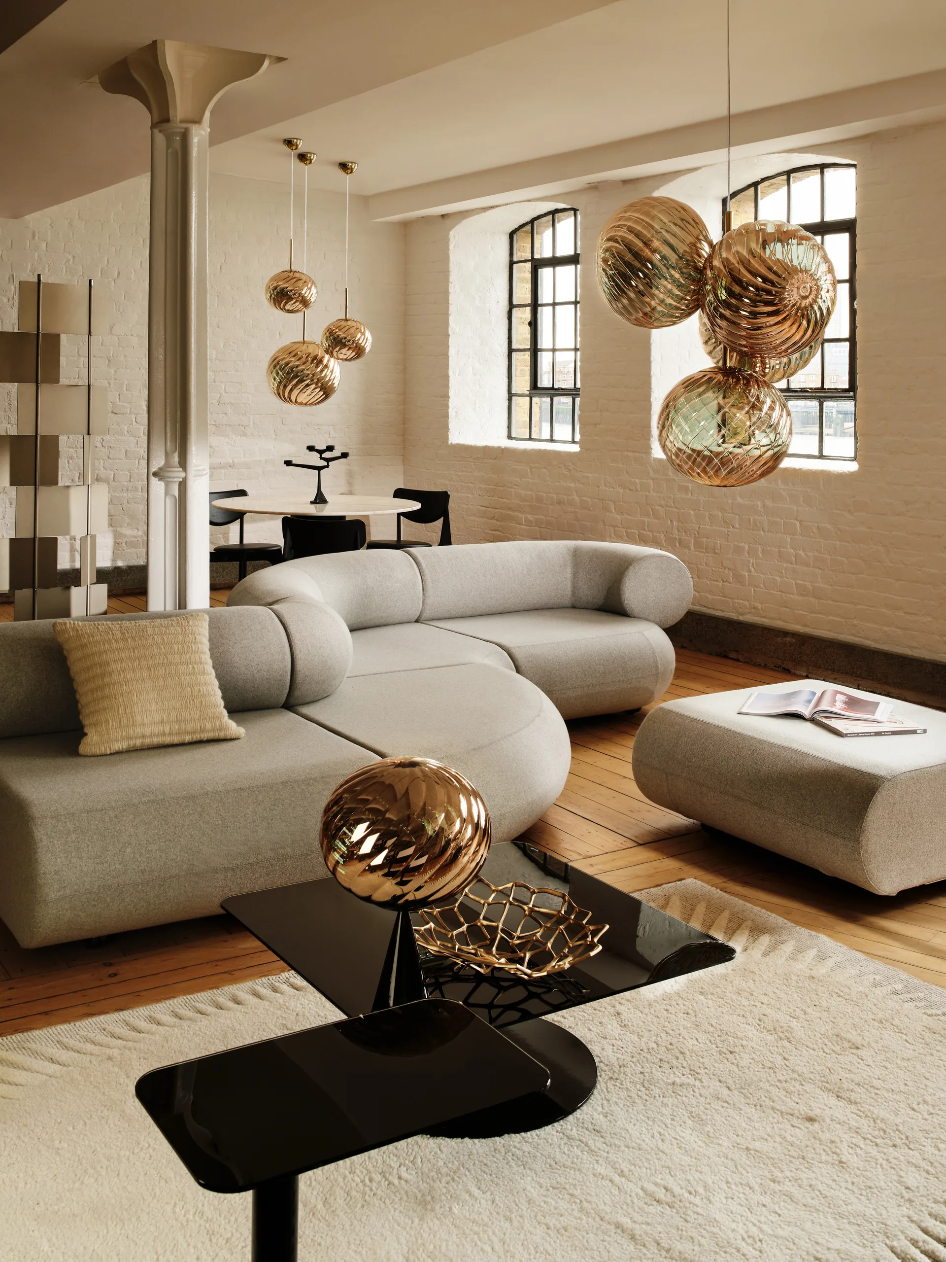 Lampada da tavolo Whirl cone fat, Oro-nero Tom Dixon