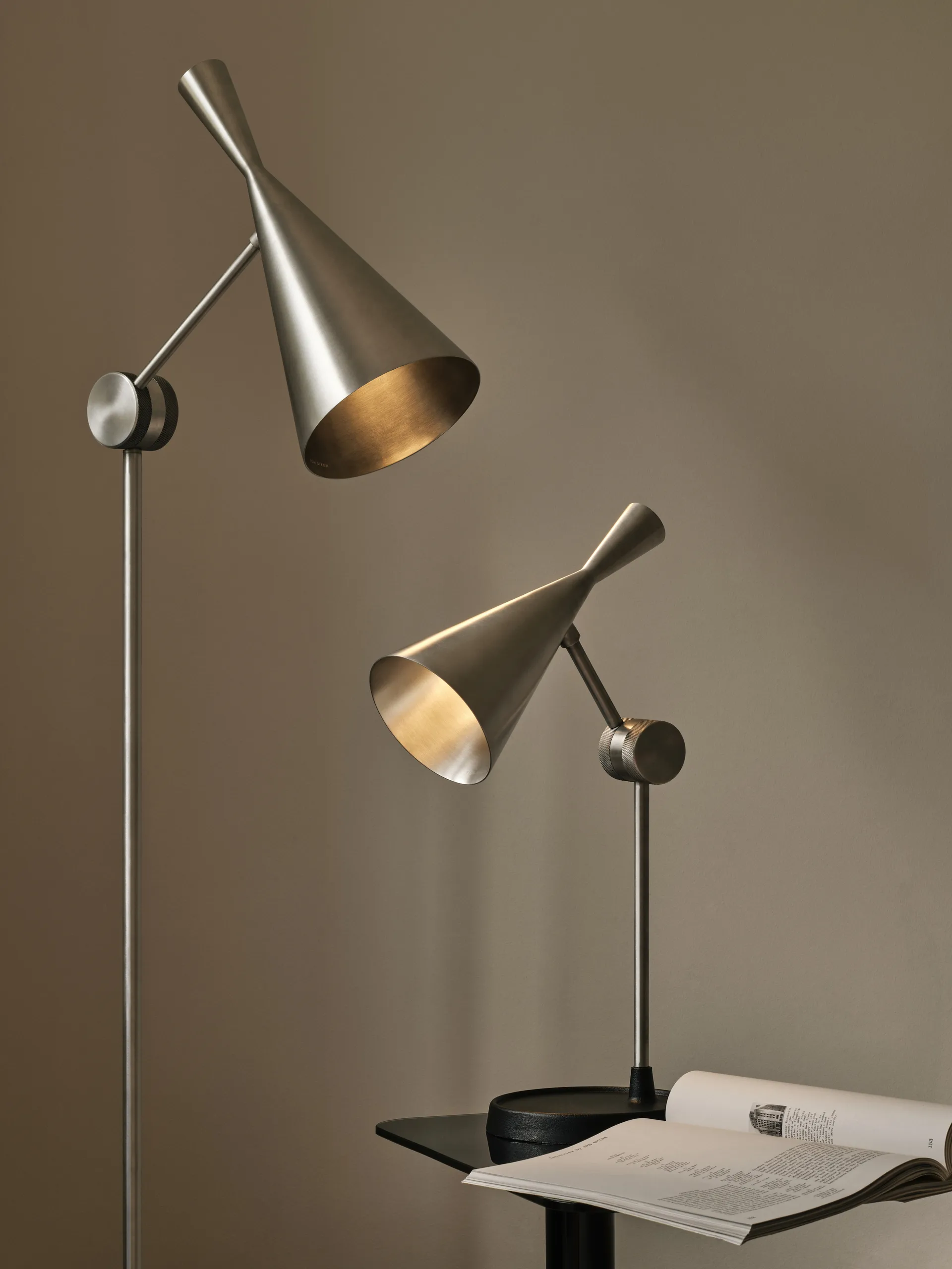 Lampada da terra LED Beat Unbeaten 157 cm, Alluminio Tom Dixon