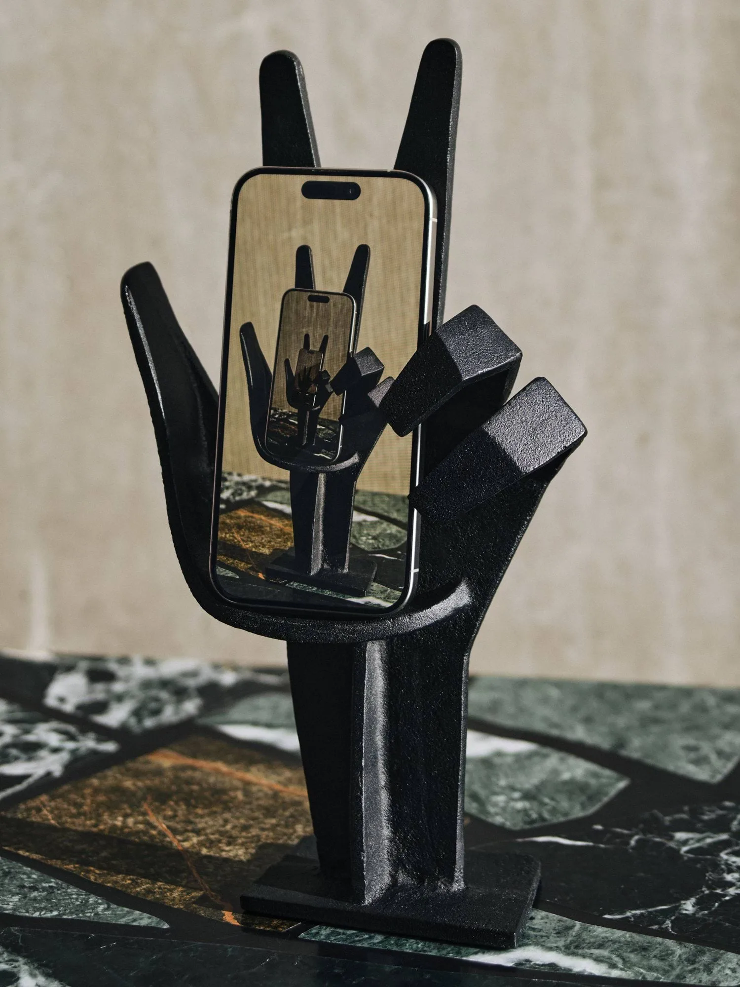 Mano in ghisa, Black, 29,8x6,5 cm Tom Dixon